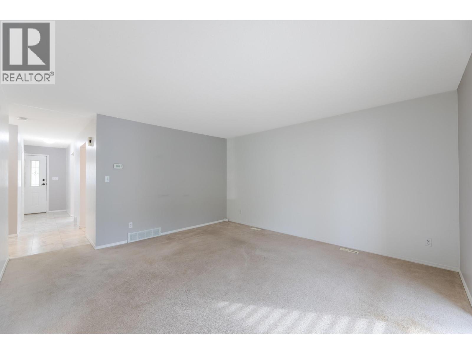 145 REDWING Place Unit# 7, Oliver