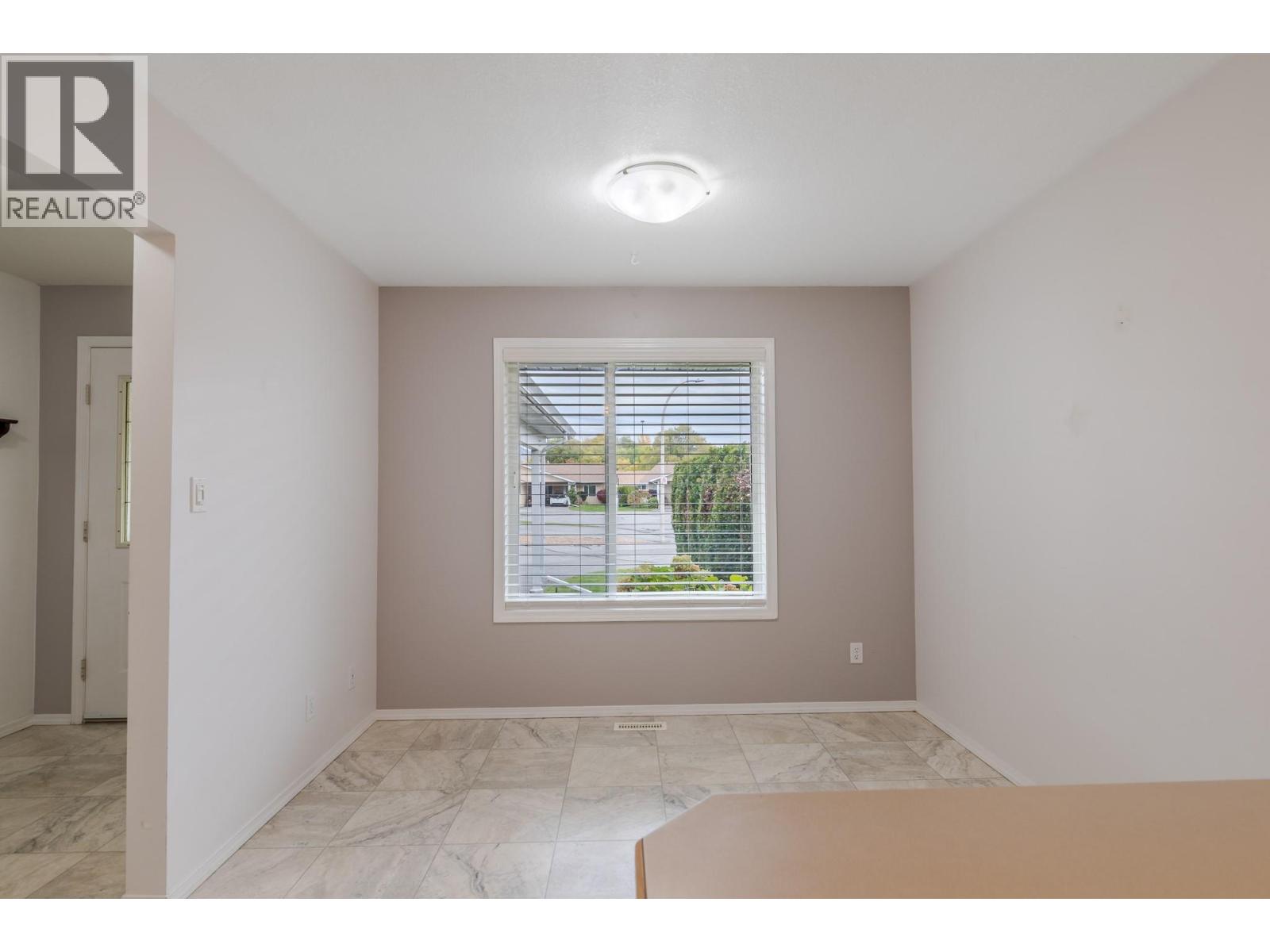 145 REDWING Place Unit# 7, Oliver