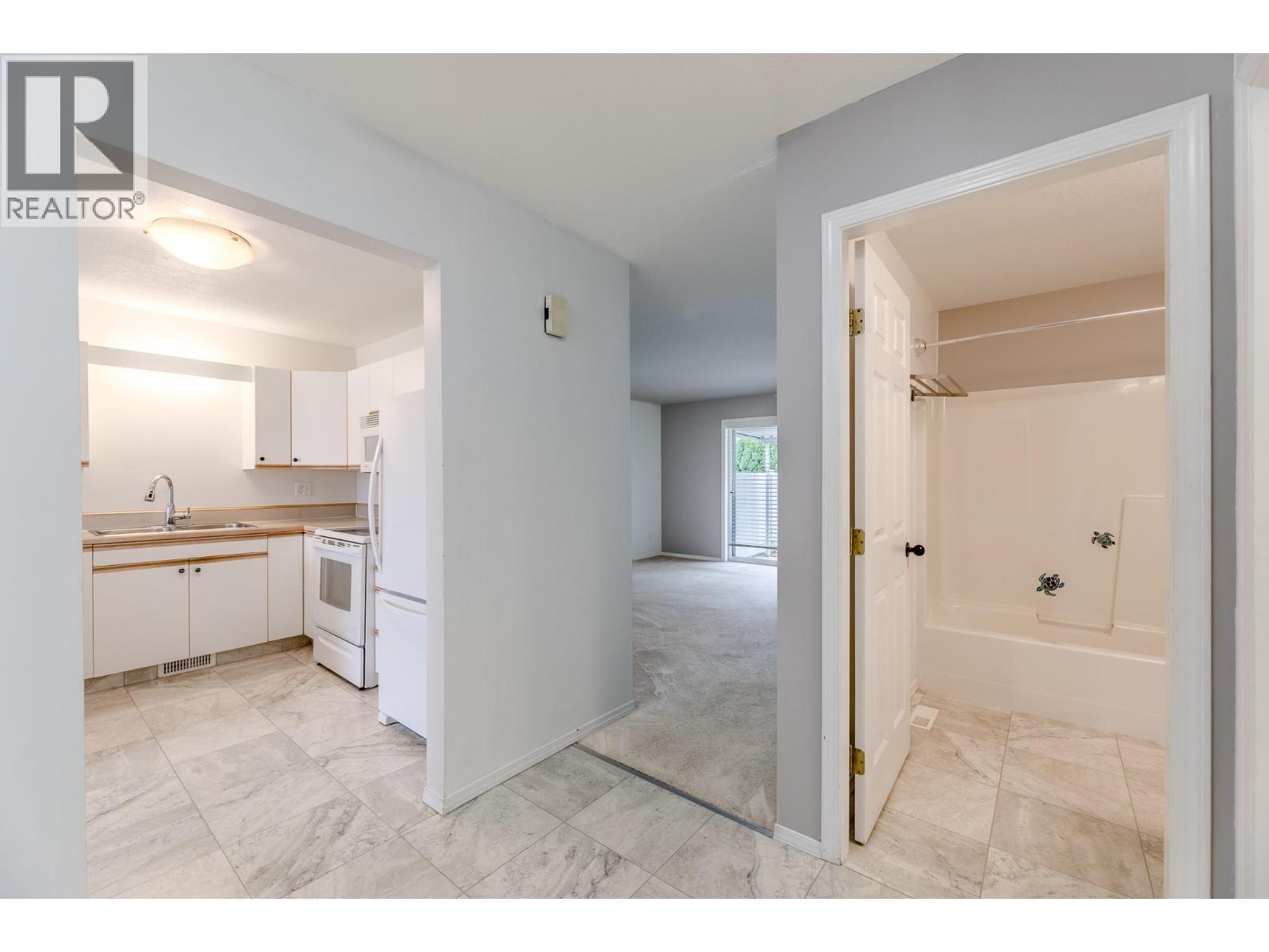 145 REDWING Place Unit# 7, Oliver