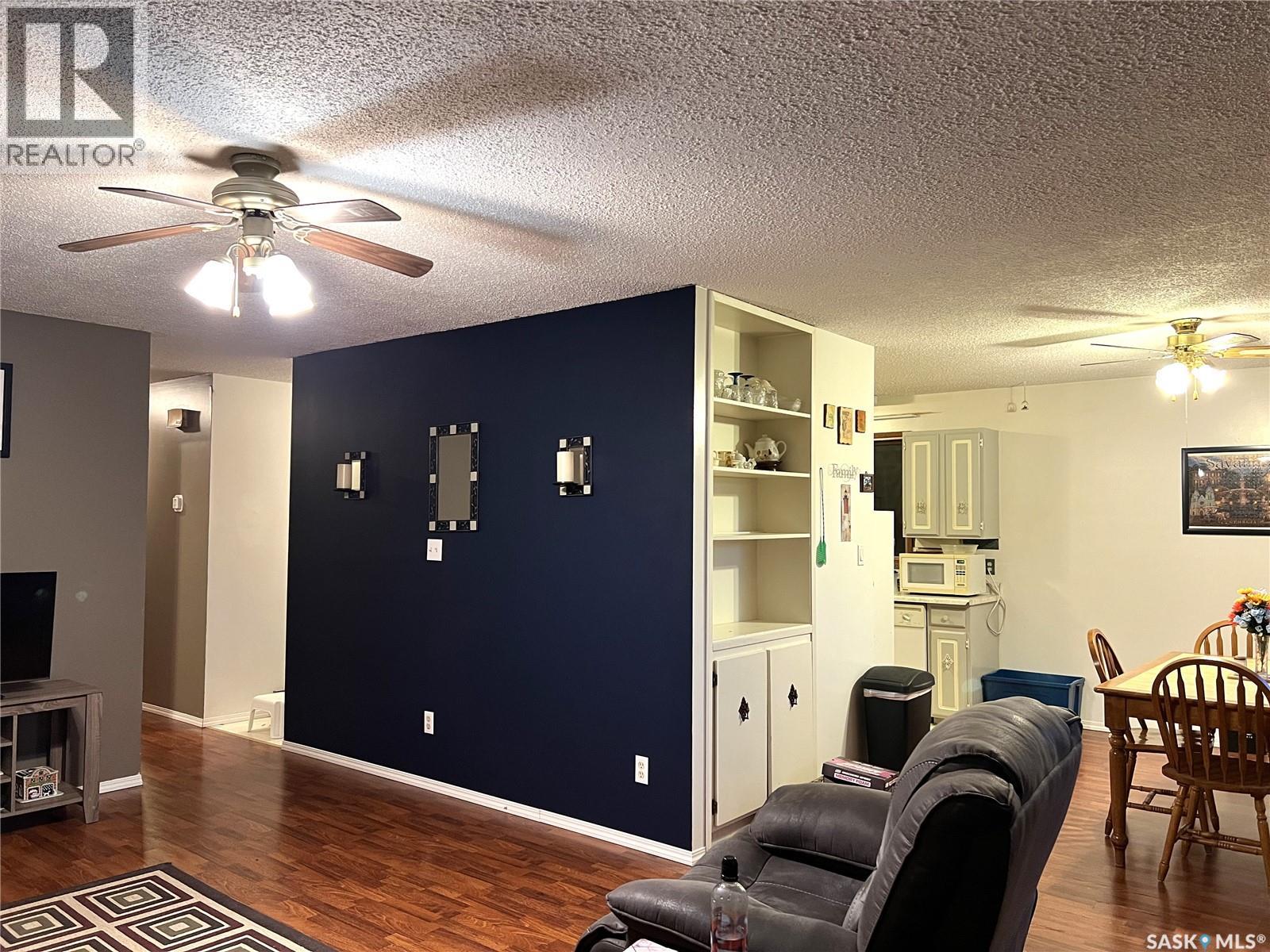 904 Railway AVENUE — photo 14