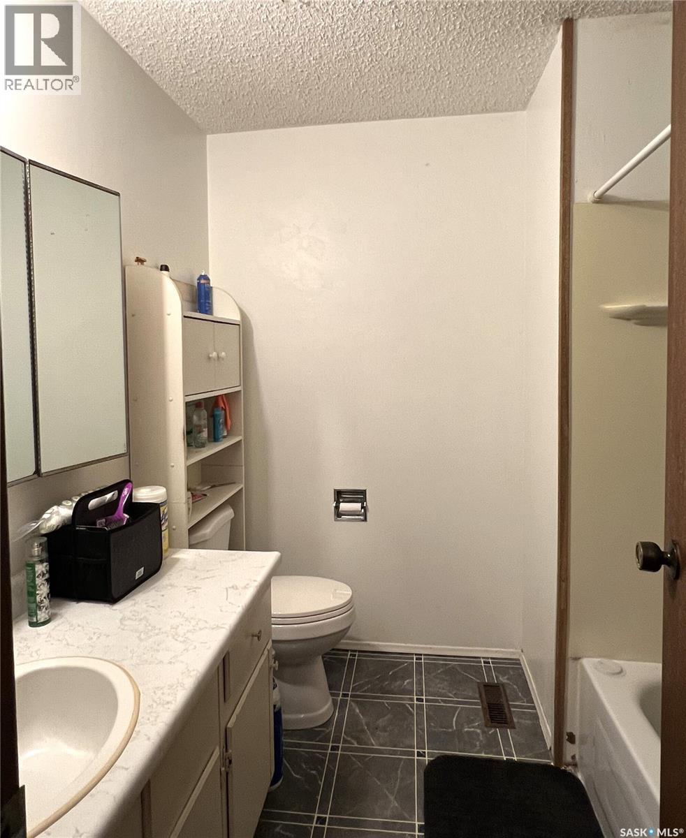 904 Railway AVENUE — photo 19