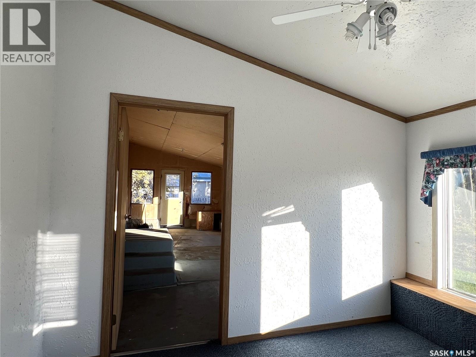 904 Railway AVENUE — photo 25