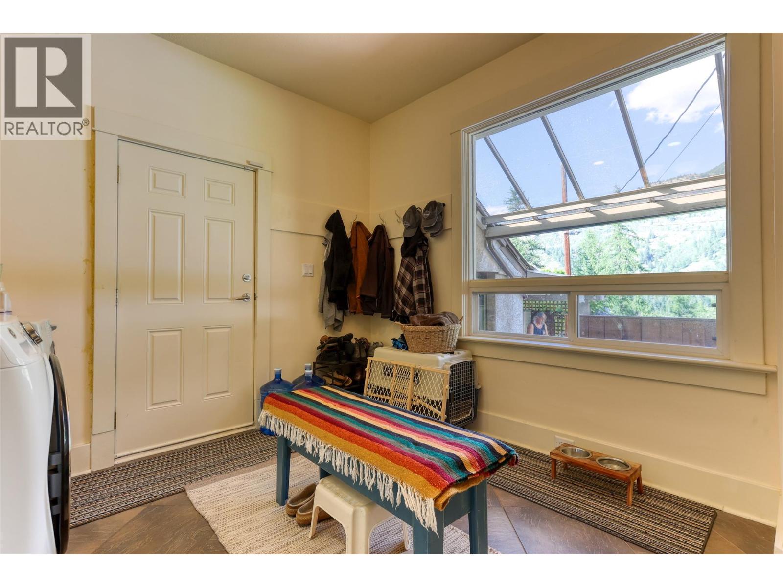 208 Ritchie Avenue, Trail