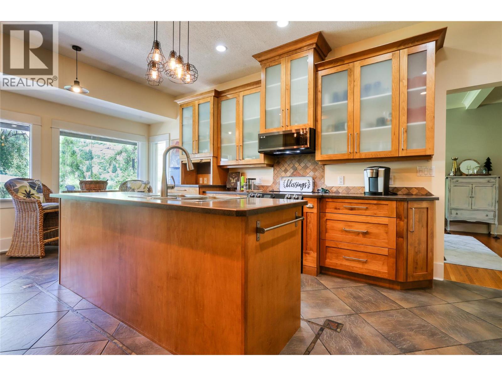 208 Ritchie Avenue, Trail