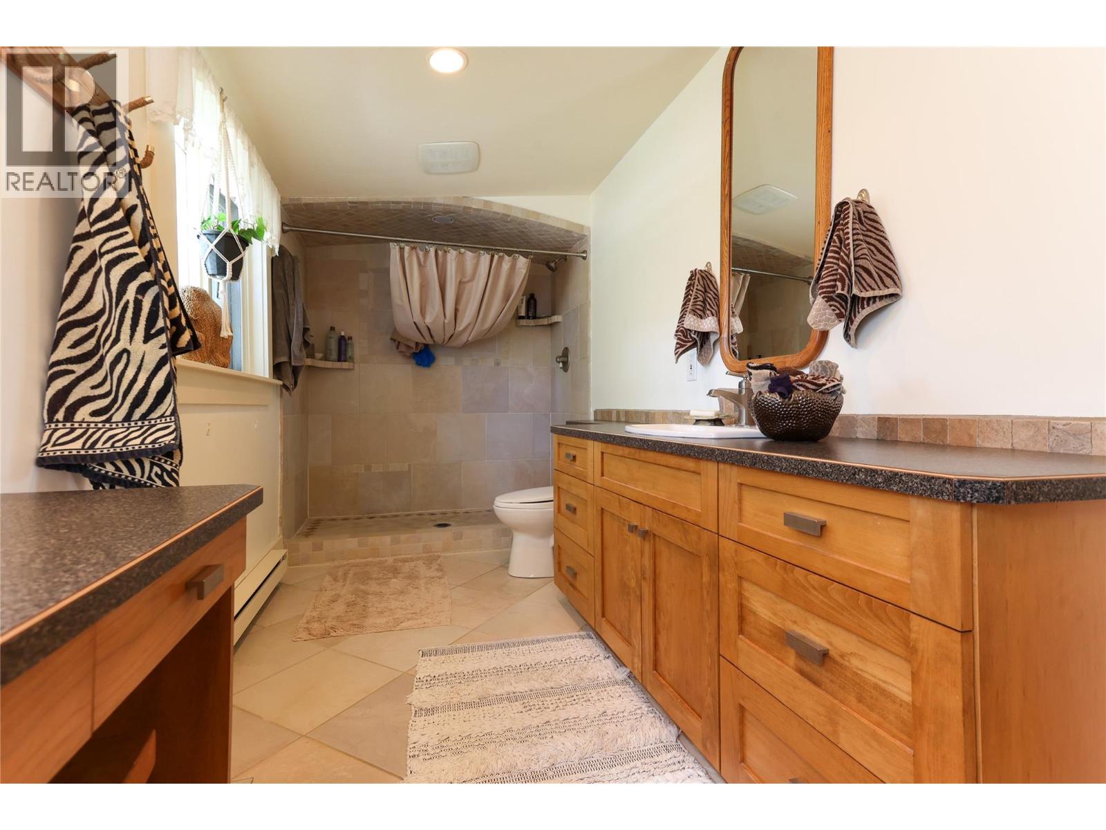 208 Ritchie Avenue, Trail