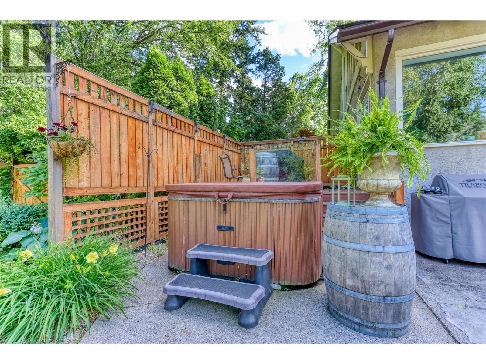 208 Ritchie Avenue, Trail