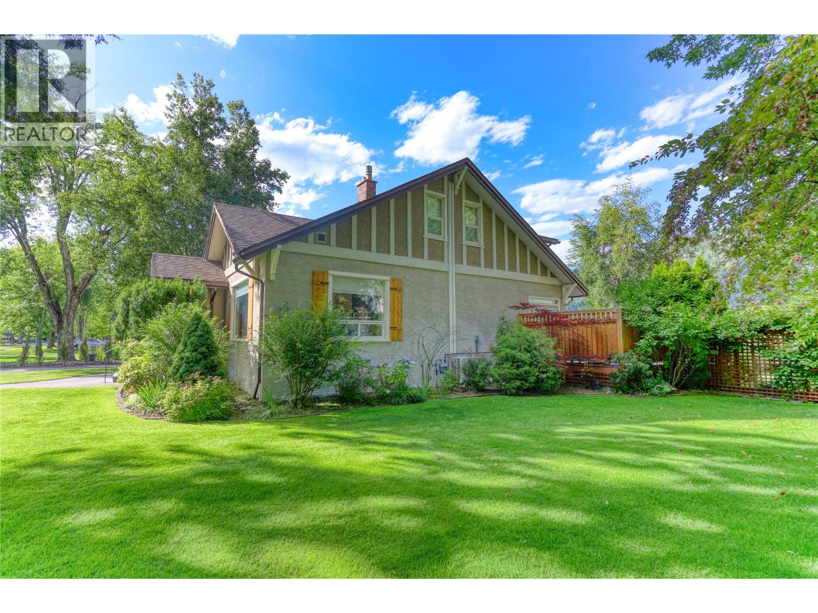 208 Ritchie Avenue, Trail