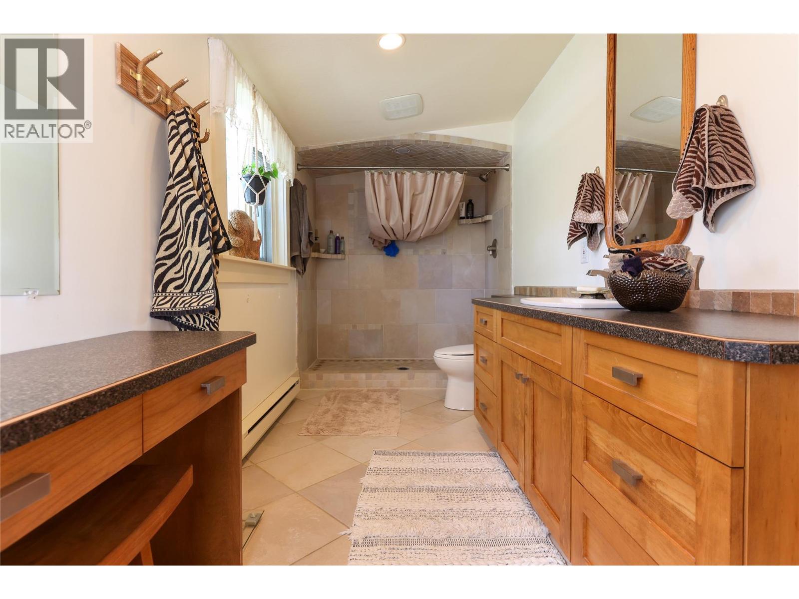 208 Ritchie Avenue, Trail