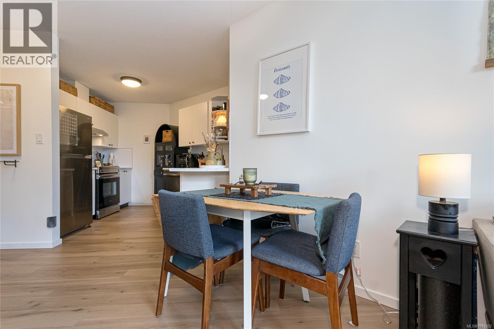 #410 2560 WARK ST - 10