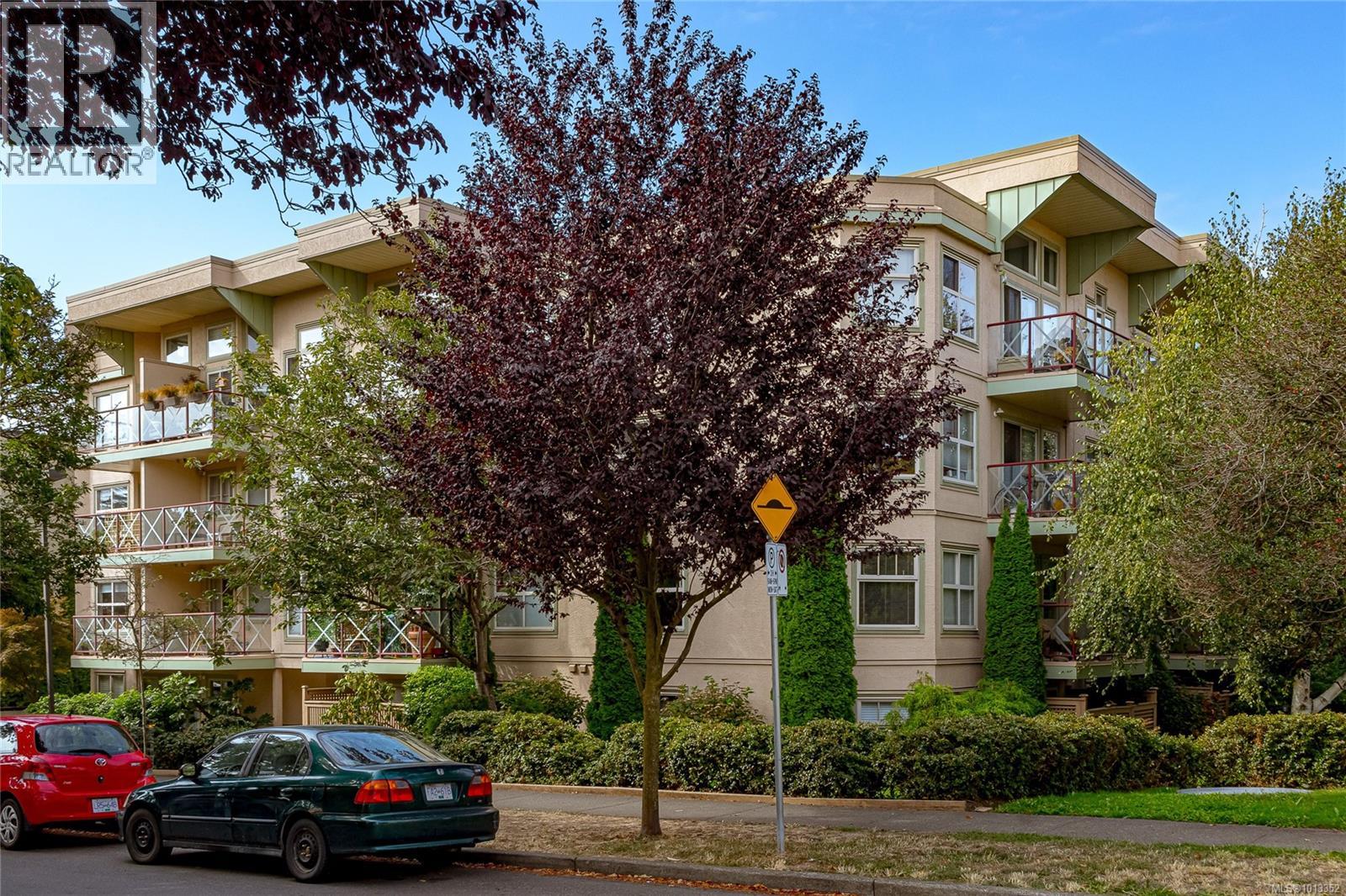 #410 2560 WARK ST - 2