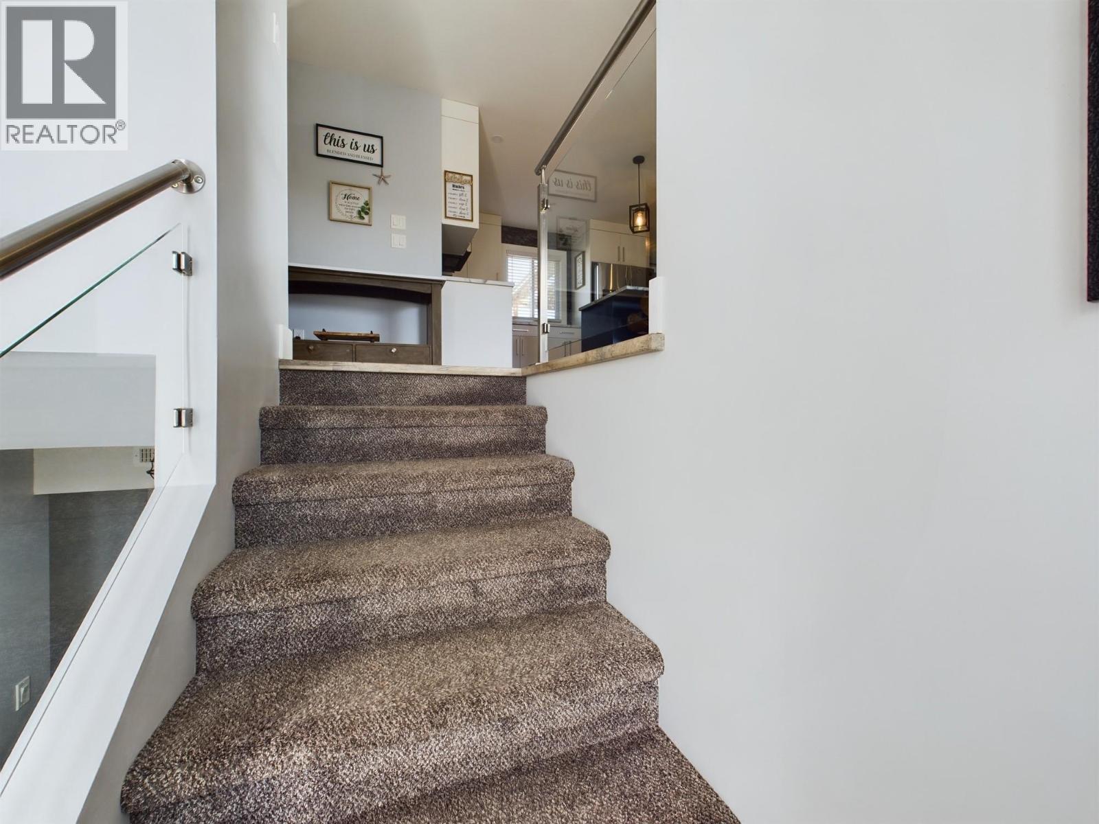 17 SANTA ROSA Place, Osoyoos