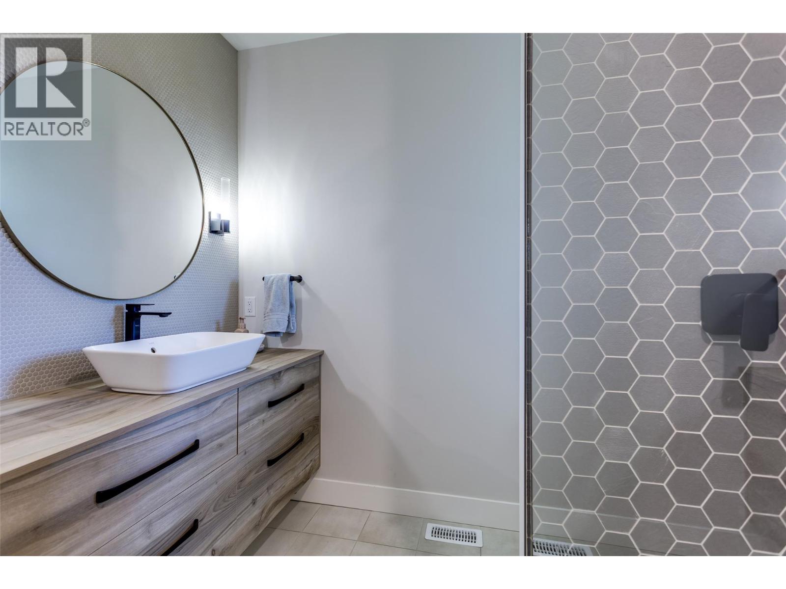  1608 Braeburn Court, West Kelowna