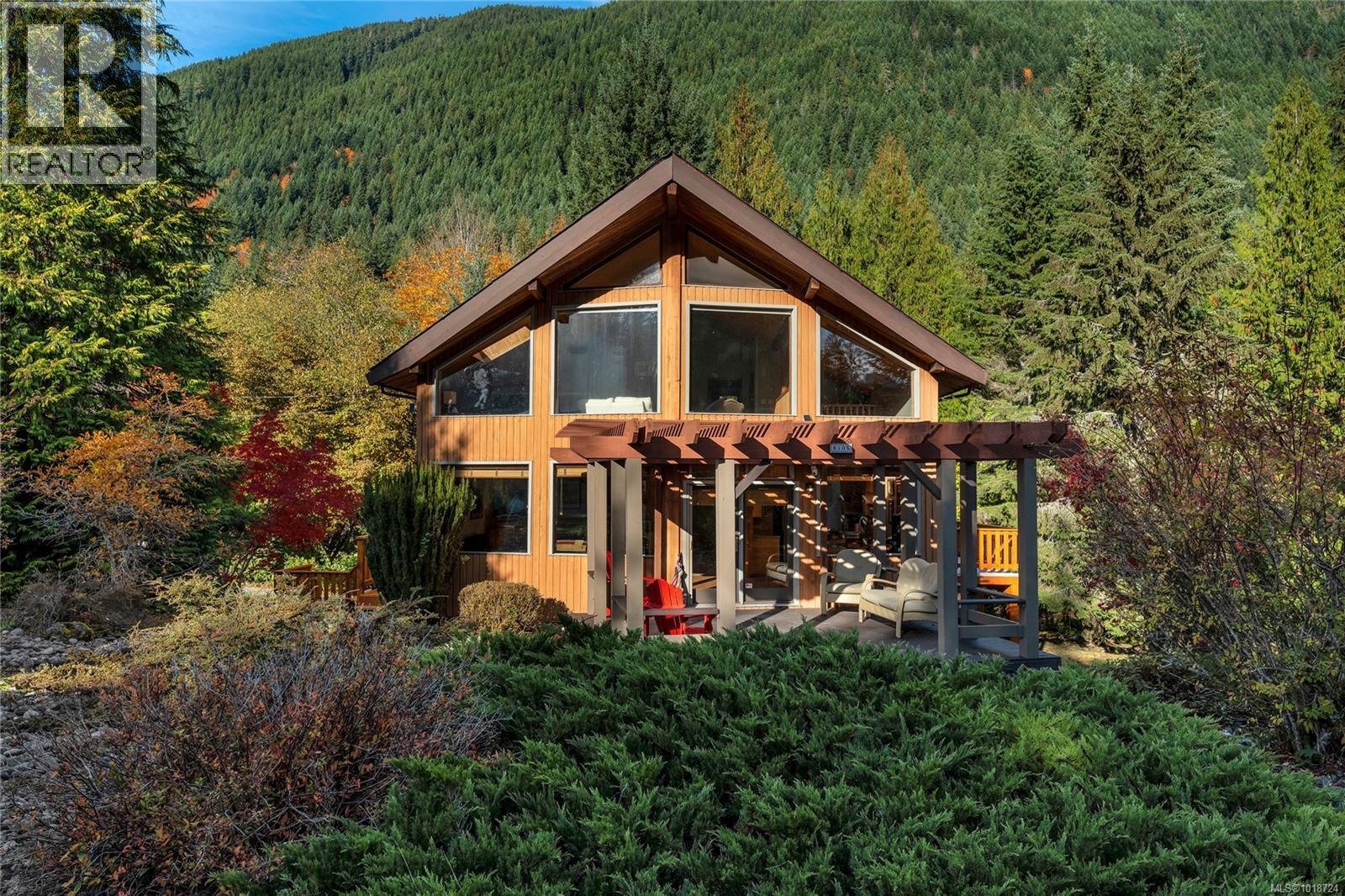 8105 Miracle Close, Youbou