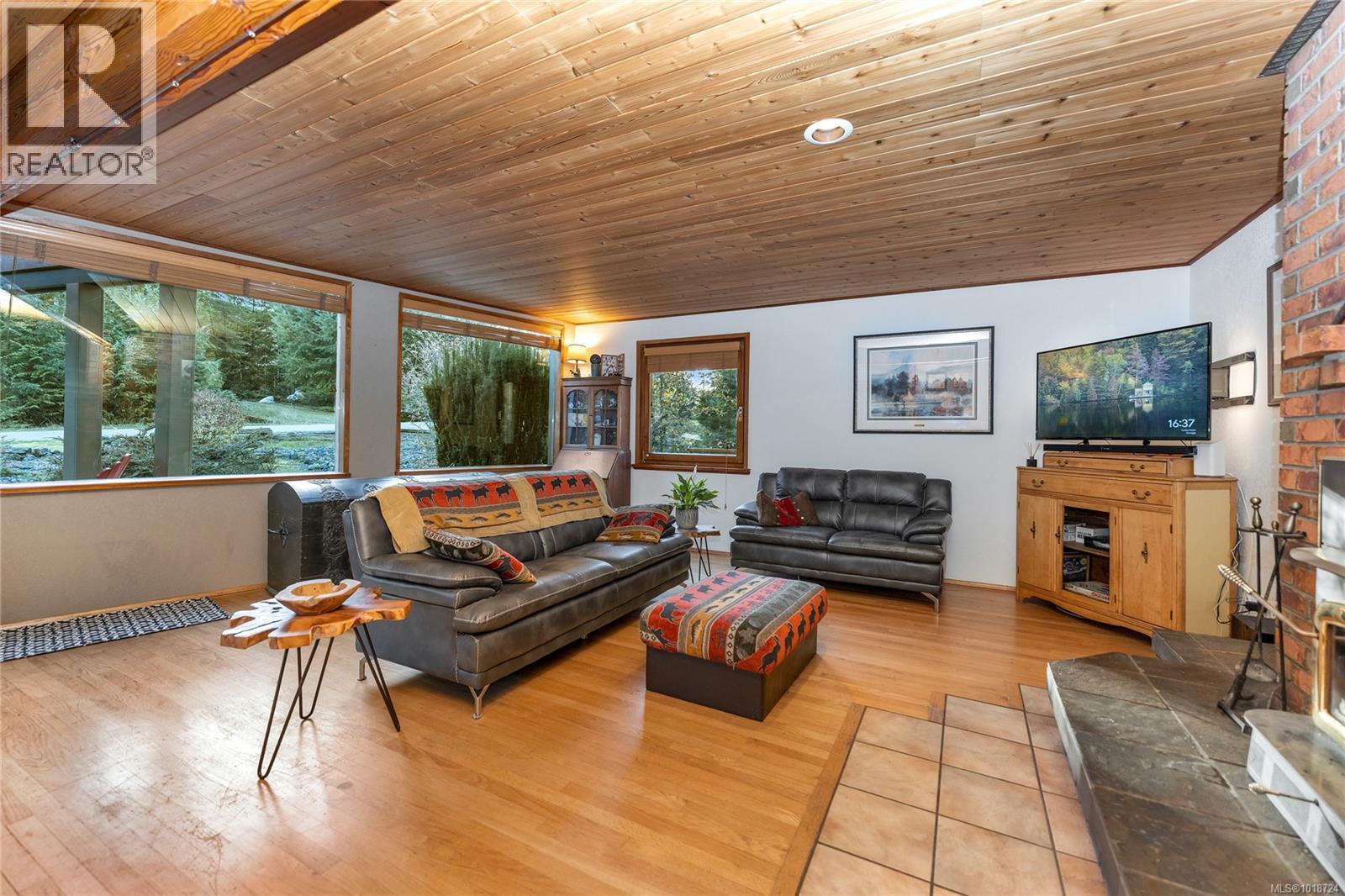 8105 Miracle Close, Youbou