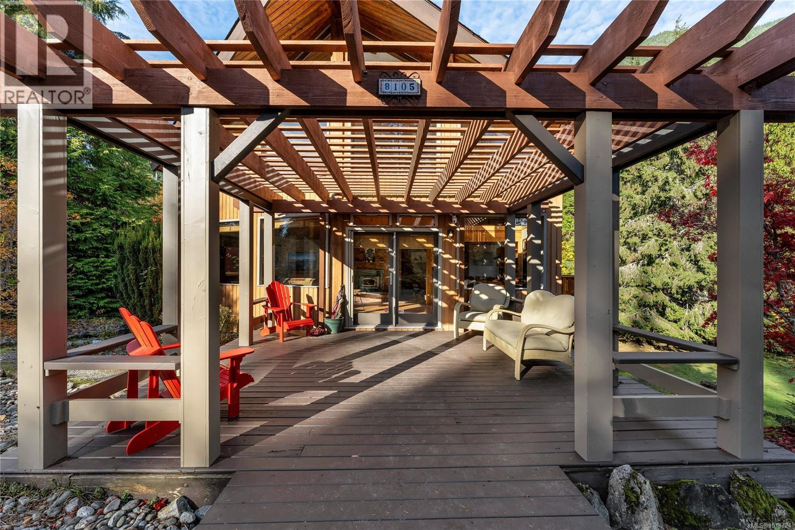 8105 Miracle Close, Youbou