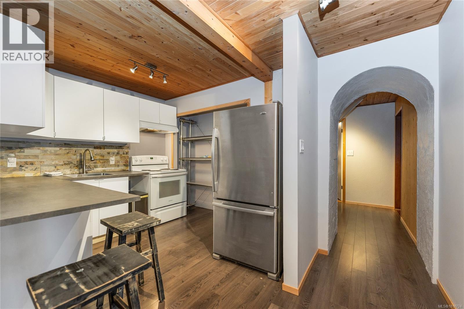 8105 Miracle Close, Youbou