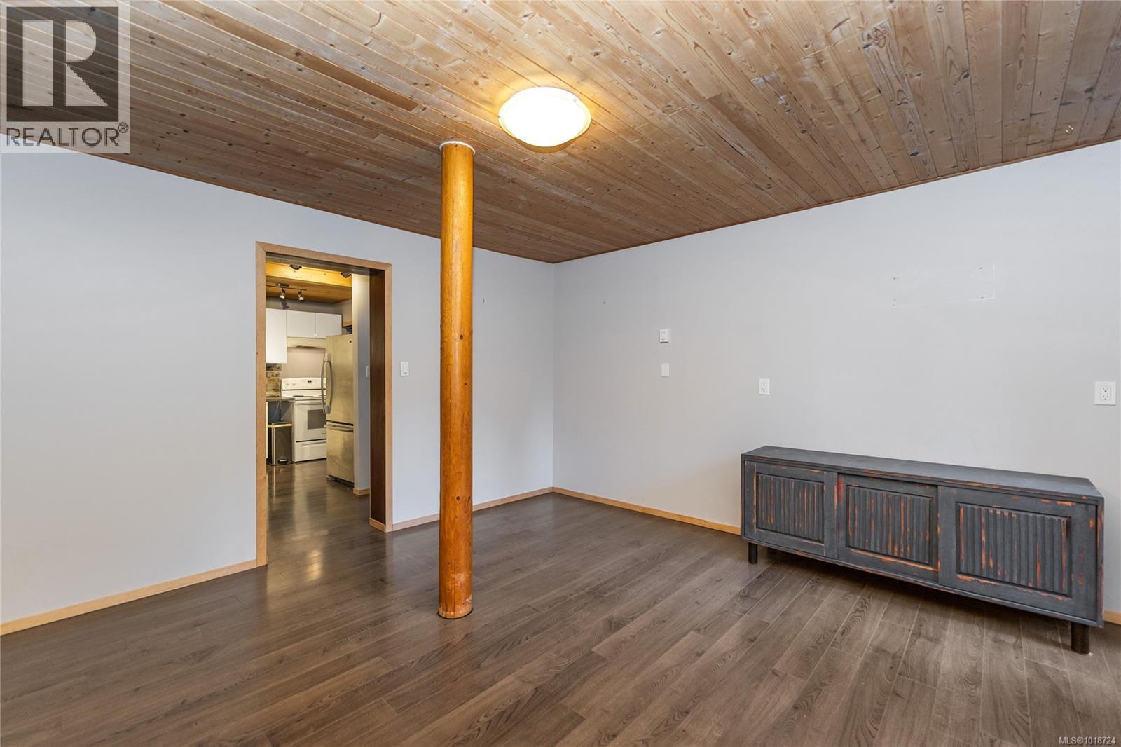 8105 Miracle Close, Youbou