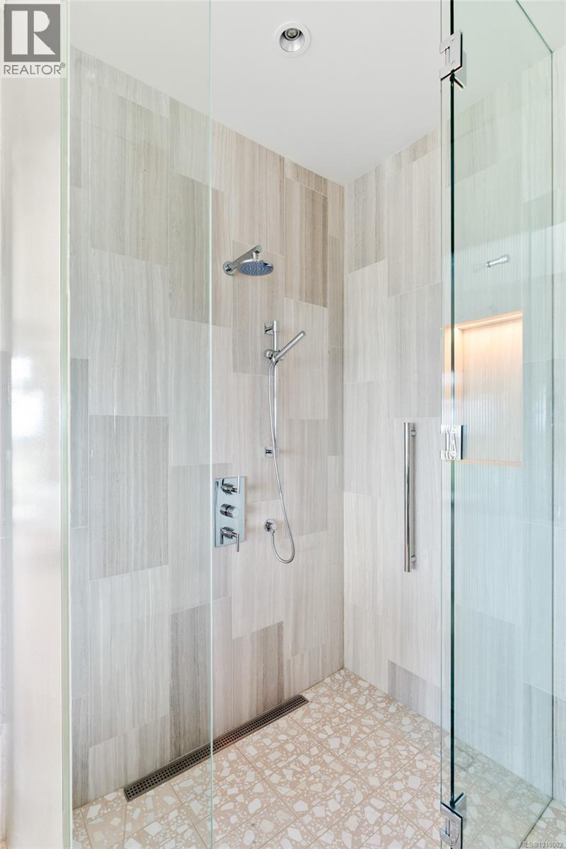  4570 Bissenden Place, Saanich