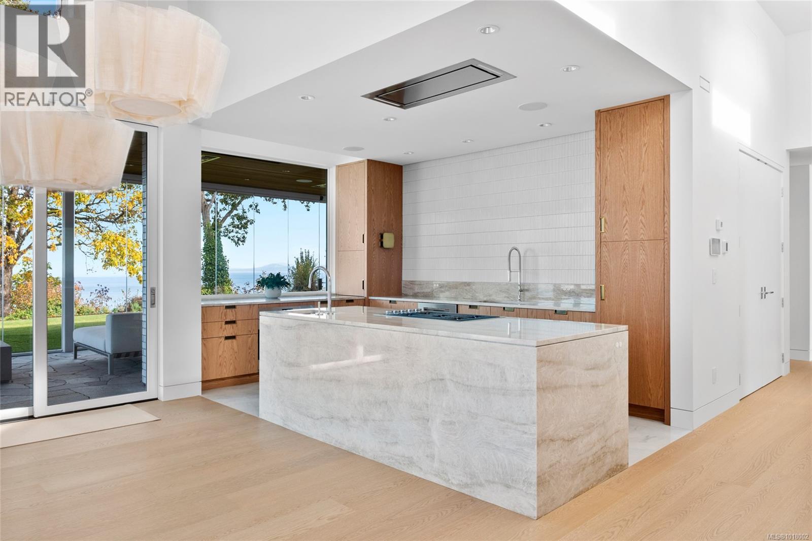  4570 Bissenden Place, Saanich