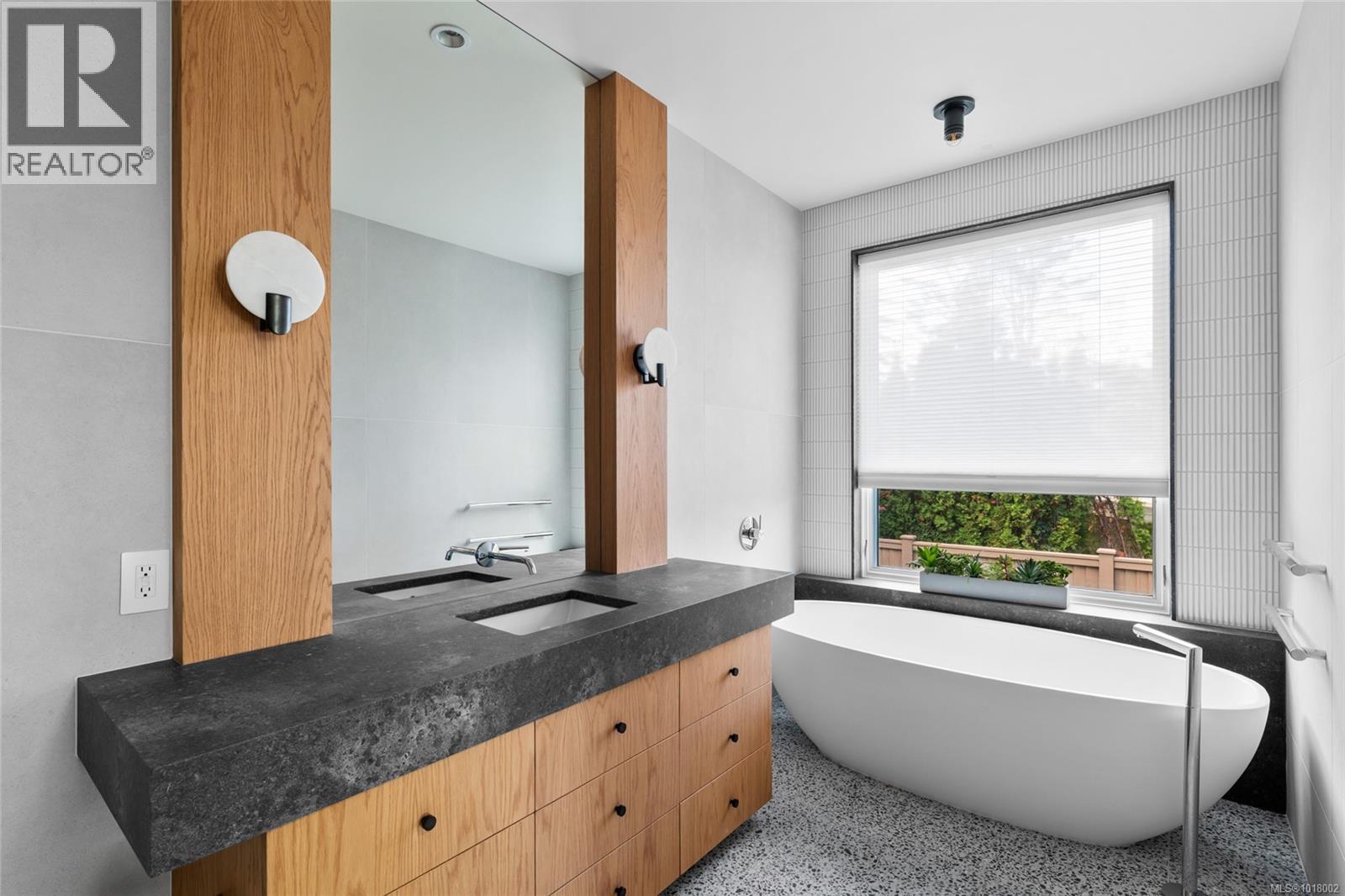  4570 Bissenden Place, Saanich