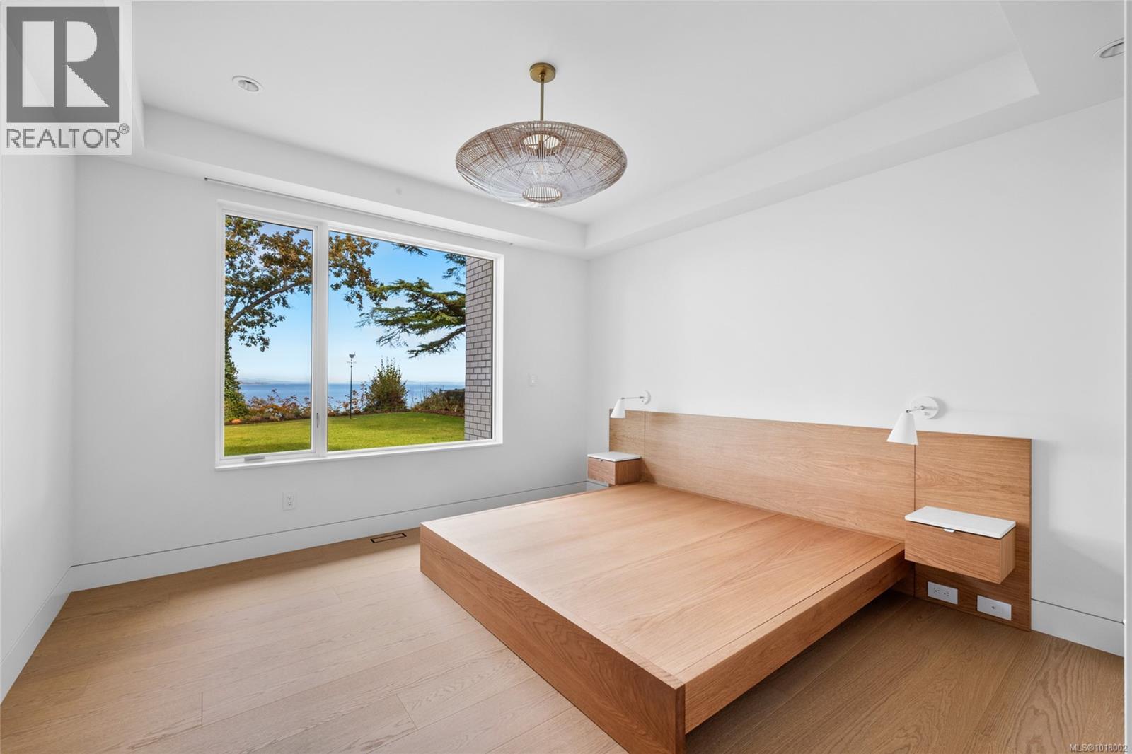  4570 Bissenden Place, Saanich