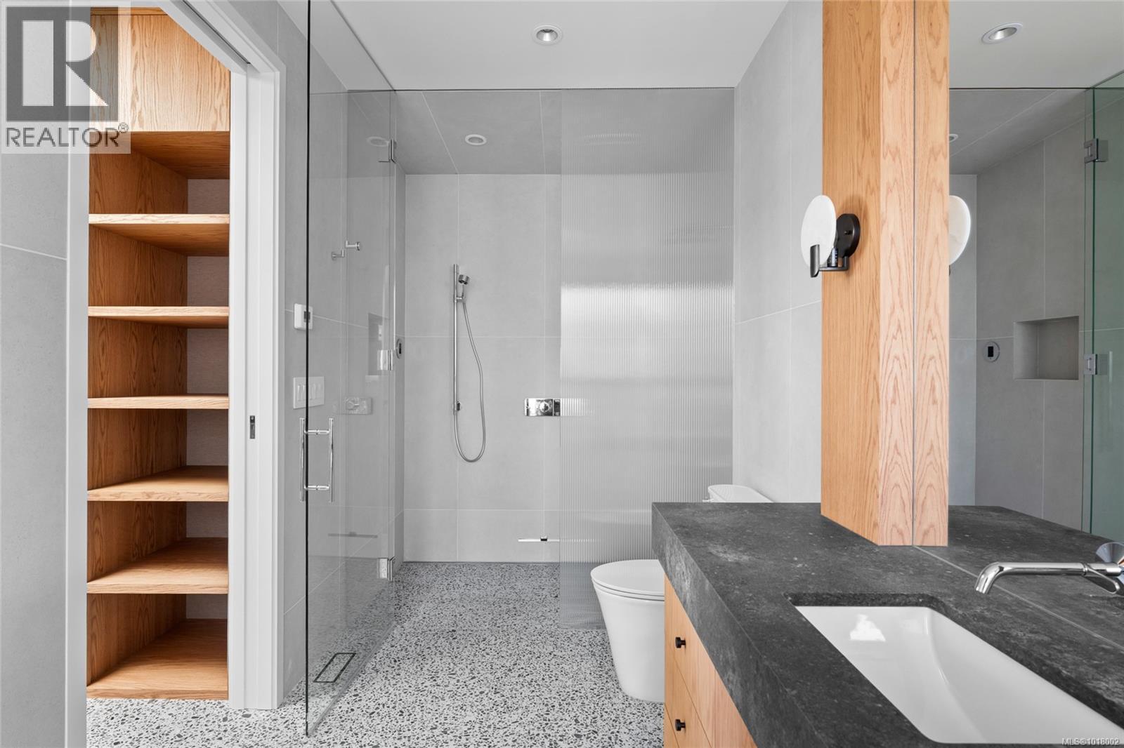  4570 Bissenden Place, Saanich