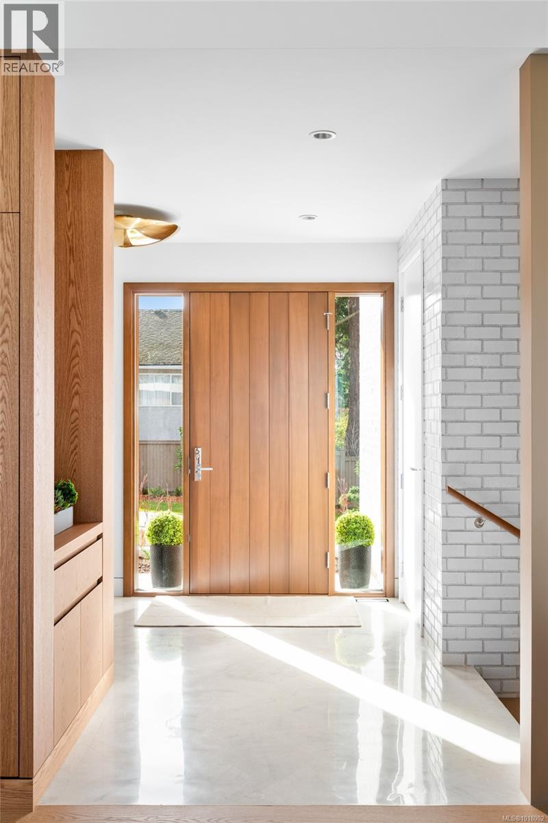  4570 Bissenden Place, Saanich