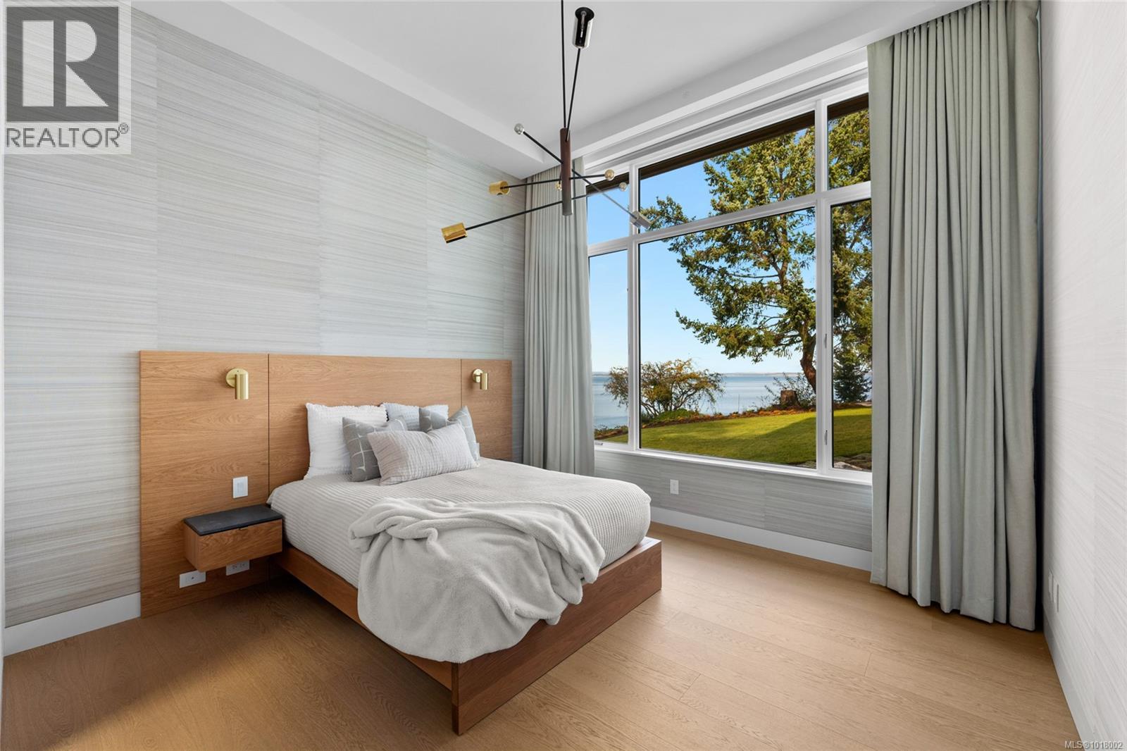  4570 Bissenden Place, Saanich