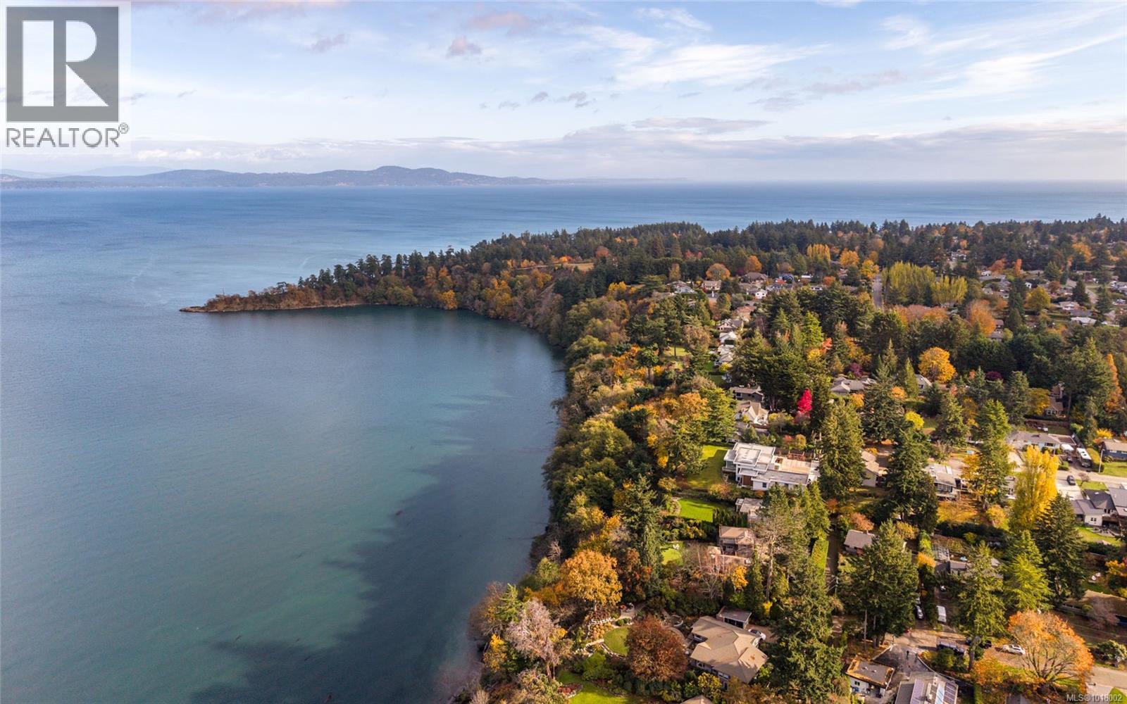  4570 Bissenden Place, Saanich