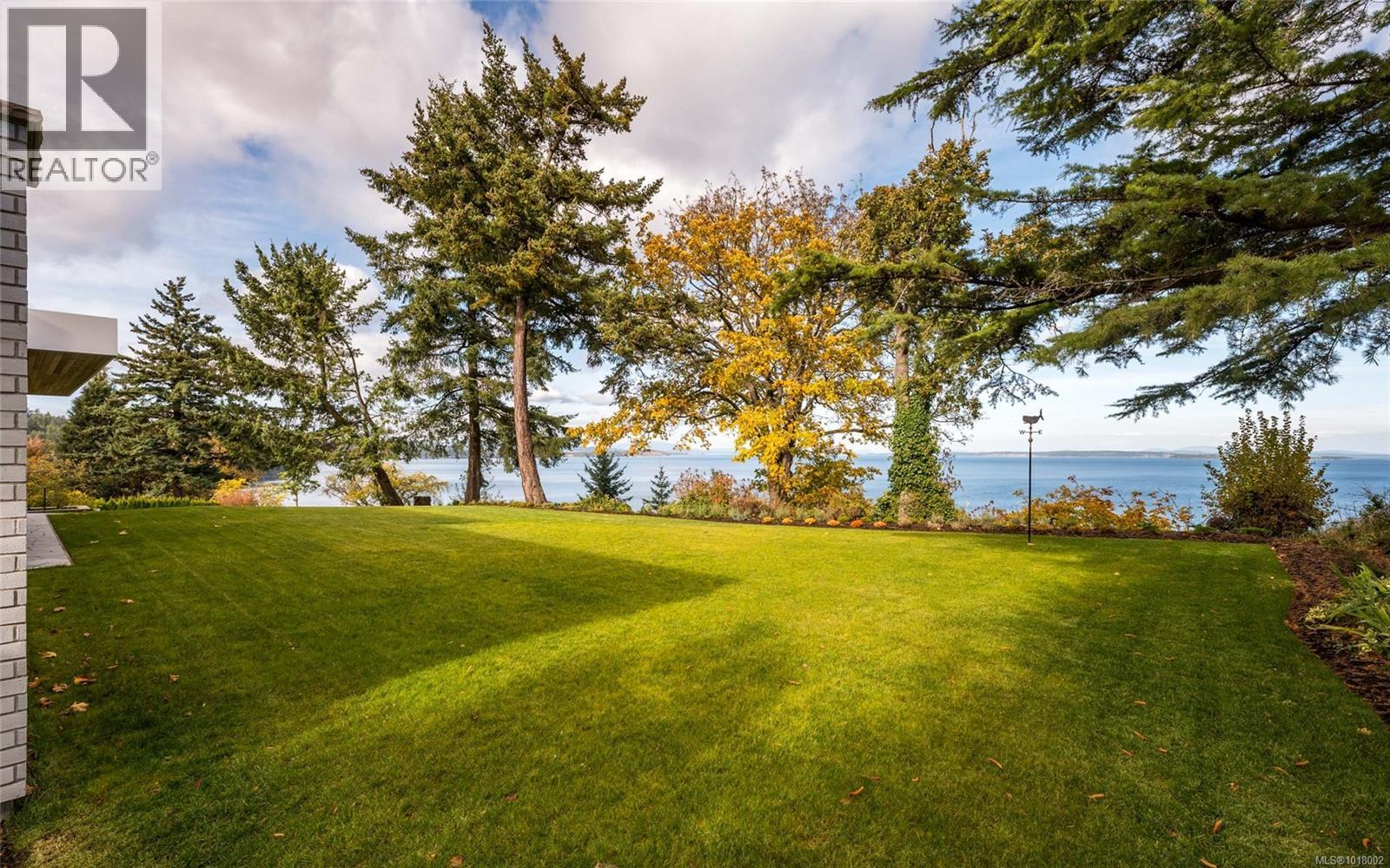  4570 Bissenden Place, Saanich