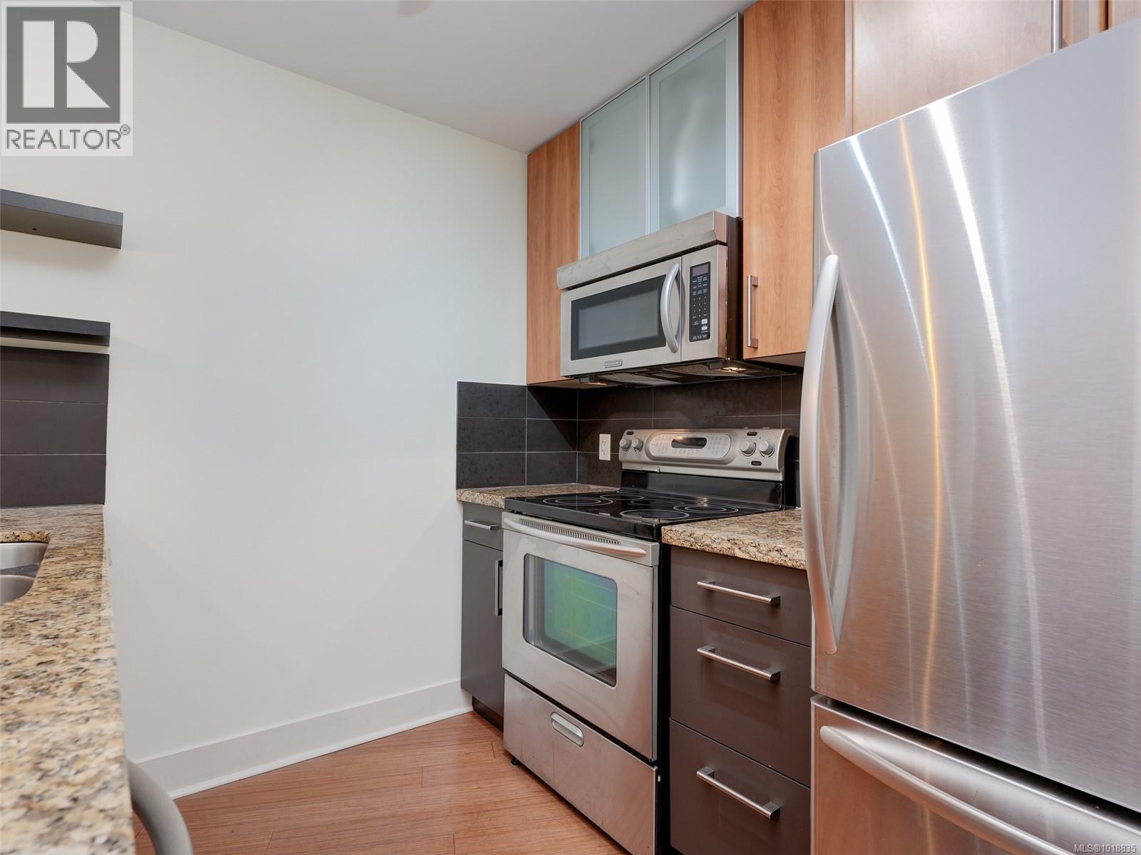 529 2745 Veterans Memorial Parkway, Langford