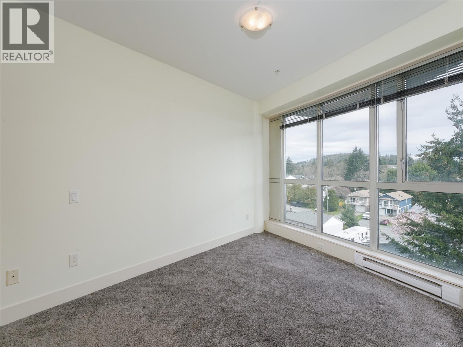 529 2745 Veterans Memorial Parkway, Langford