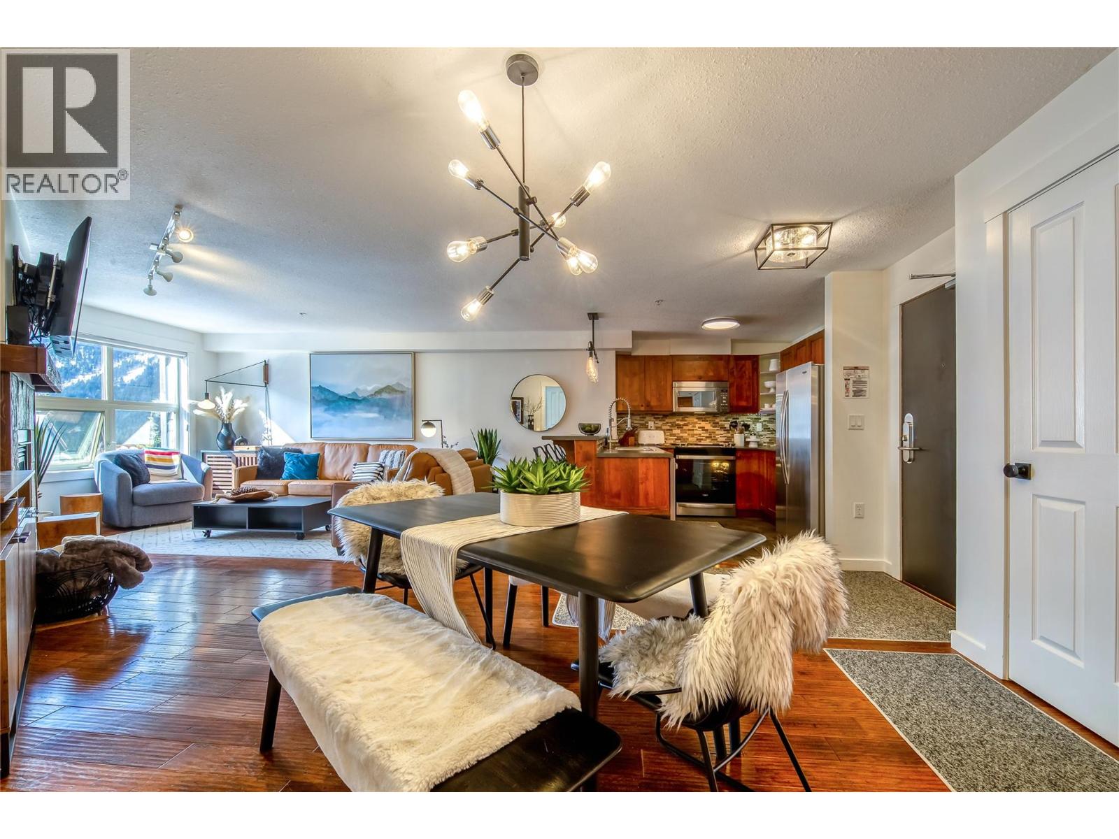 #307 2070 SUMMIT DRIVE - 12