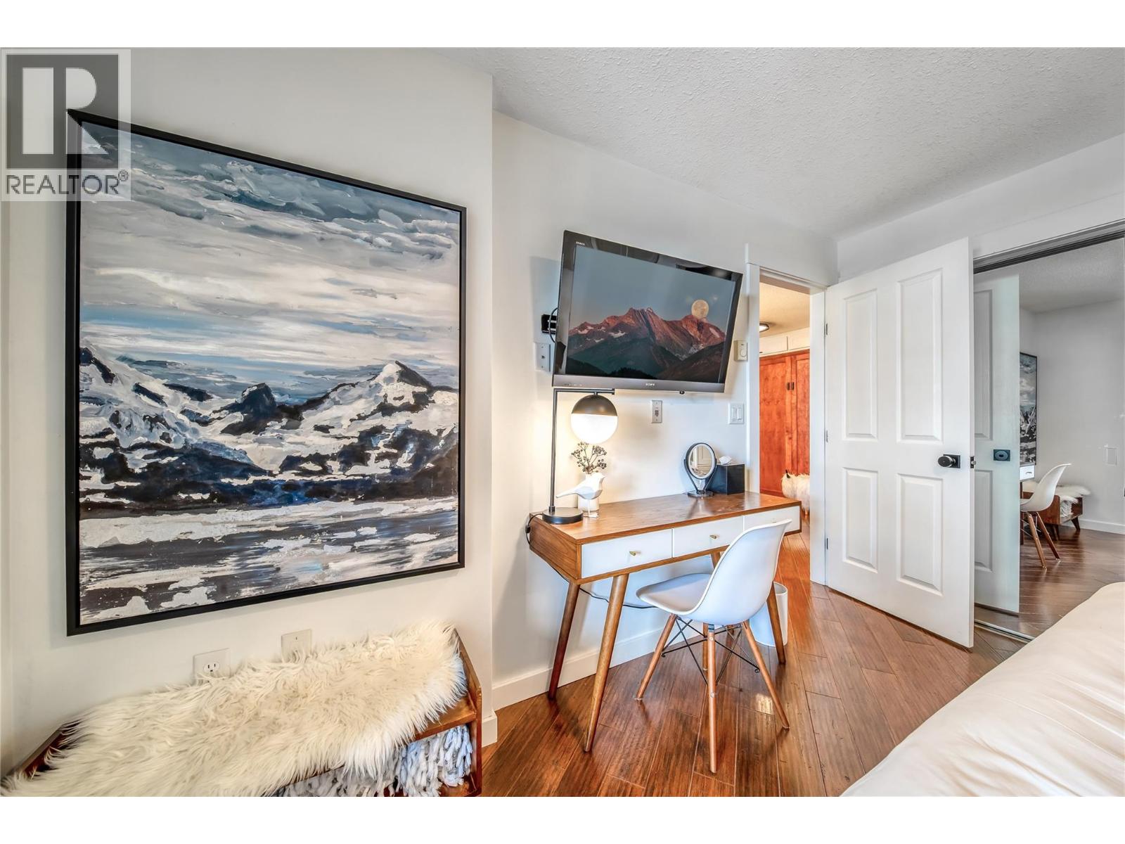 #307 2070 SUMMIT DRIVE - 8