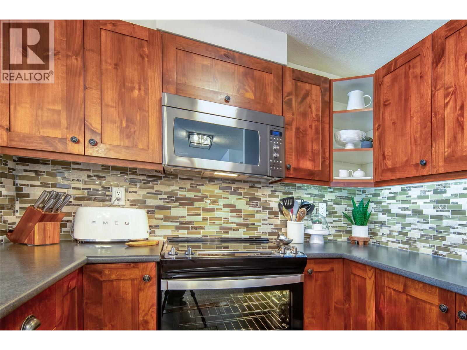 #307 2070 SUMMIT DRIVE - 10