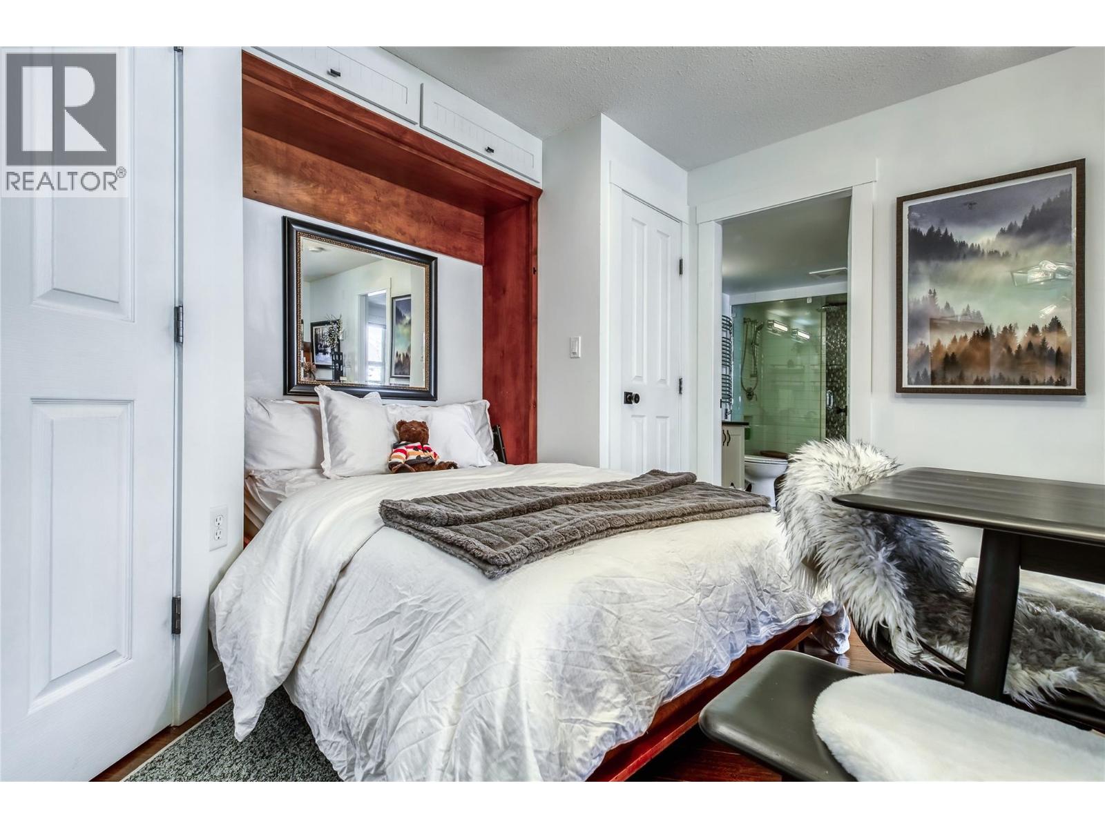 #307 2070 SUMMIT DRIVE - 4