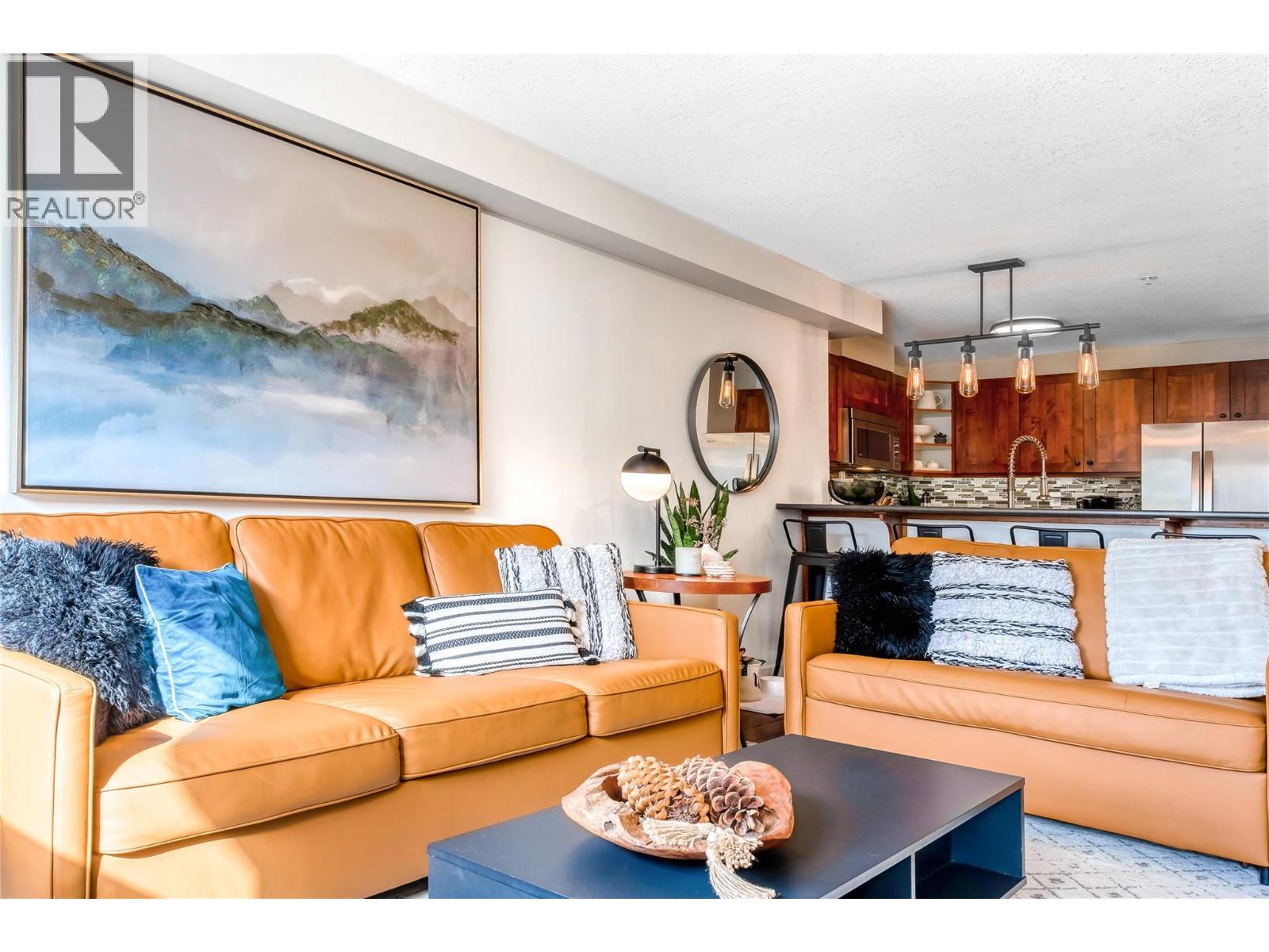 #307 2070 SUMMIT DRIVE - 18