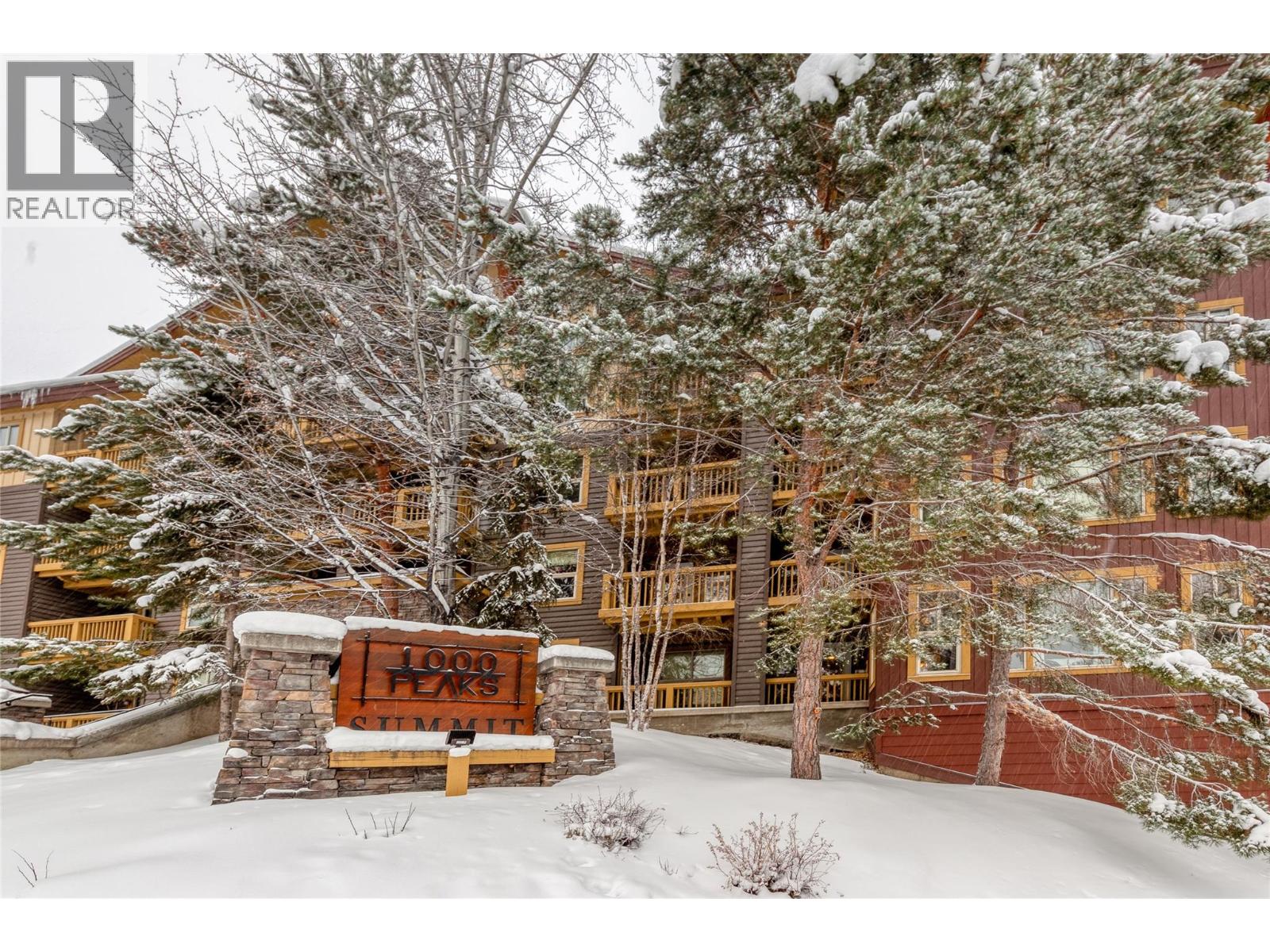 2070 Summit Drive, Panorama - Exteriors - Photo 4