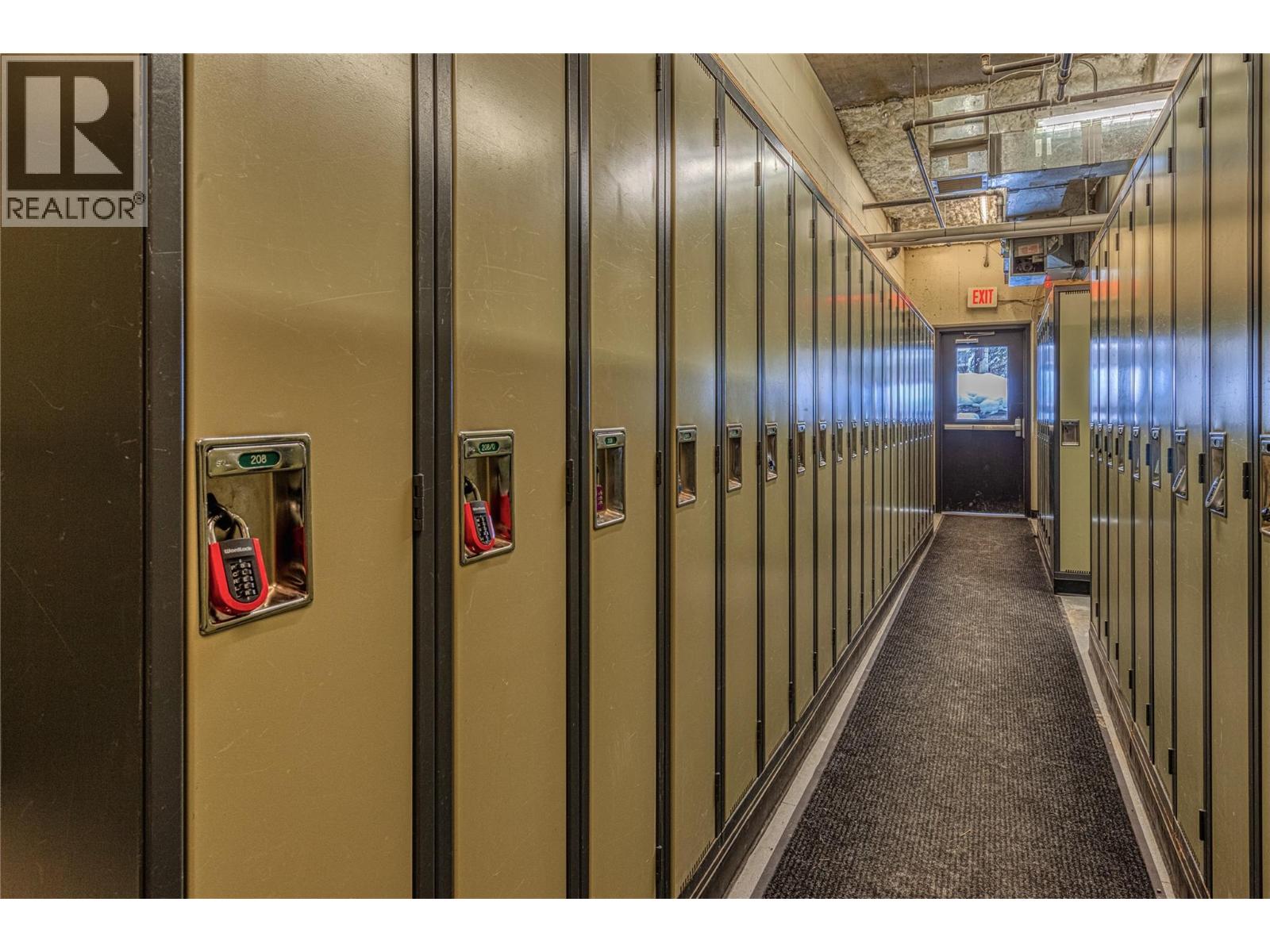 #307 2070 SUMMIT DRIVE - 25