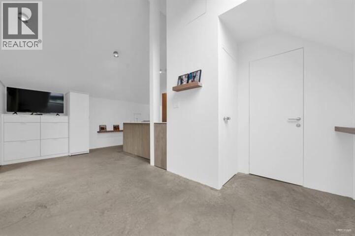 House in Vancouver - Image 13
