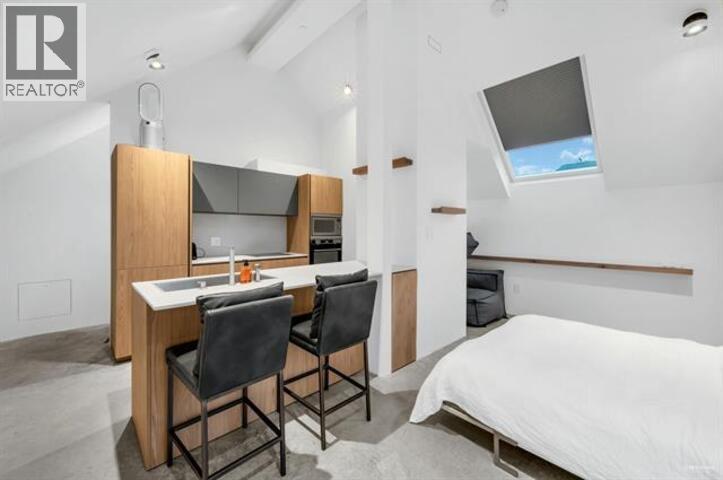 House in Vancouver - Image 11