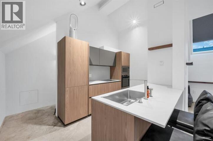 House in Vancouver - Image 8