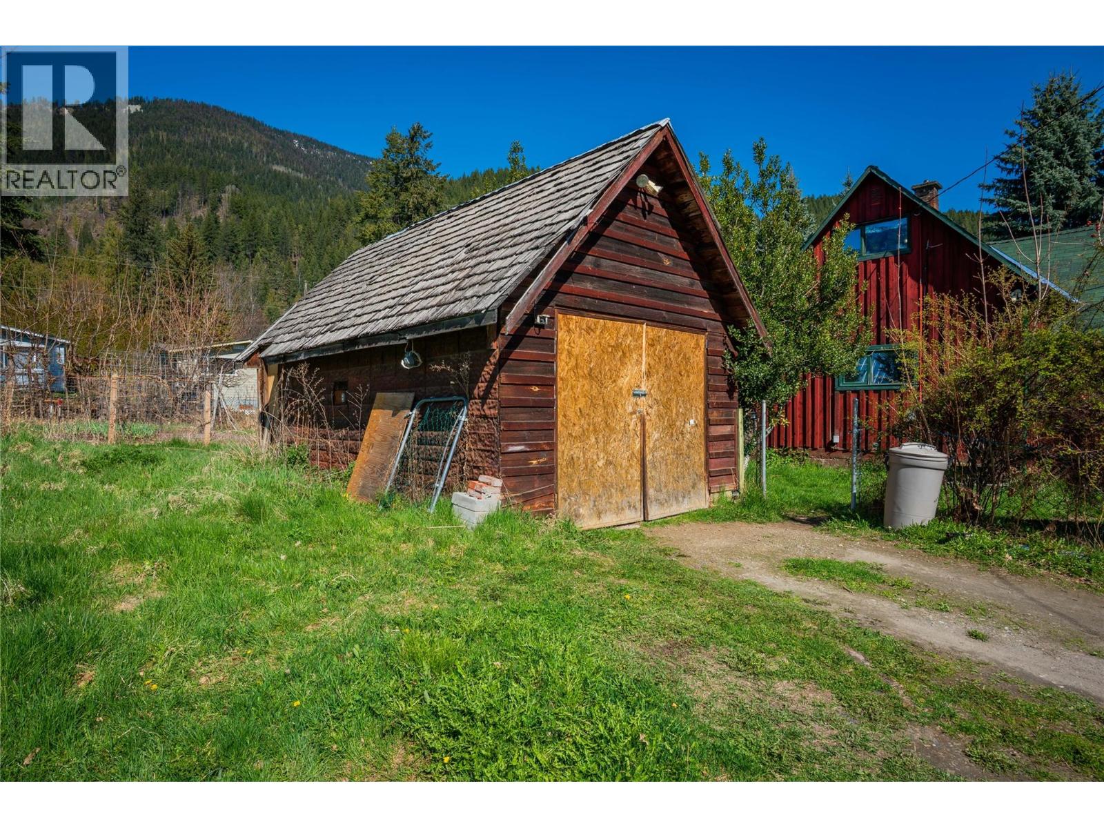 131 Washington Street N, Kaslo