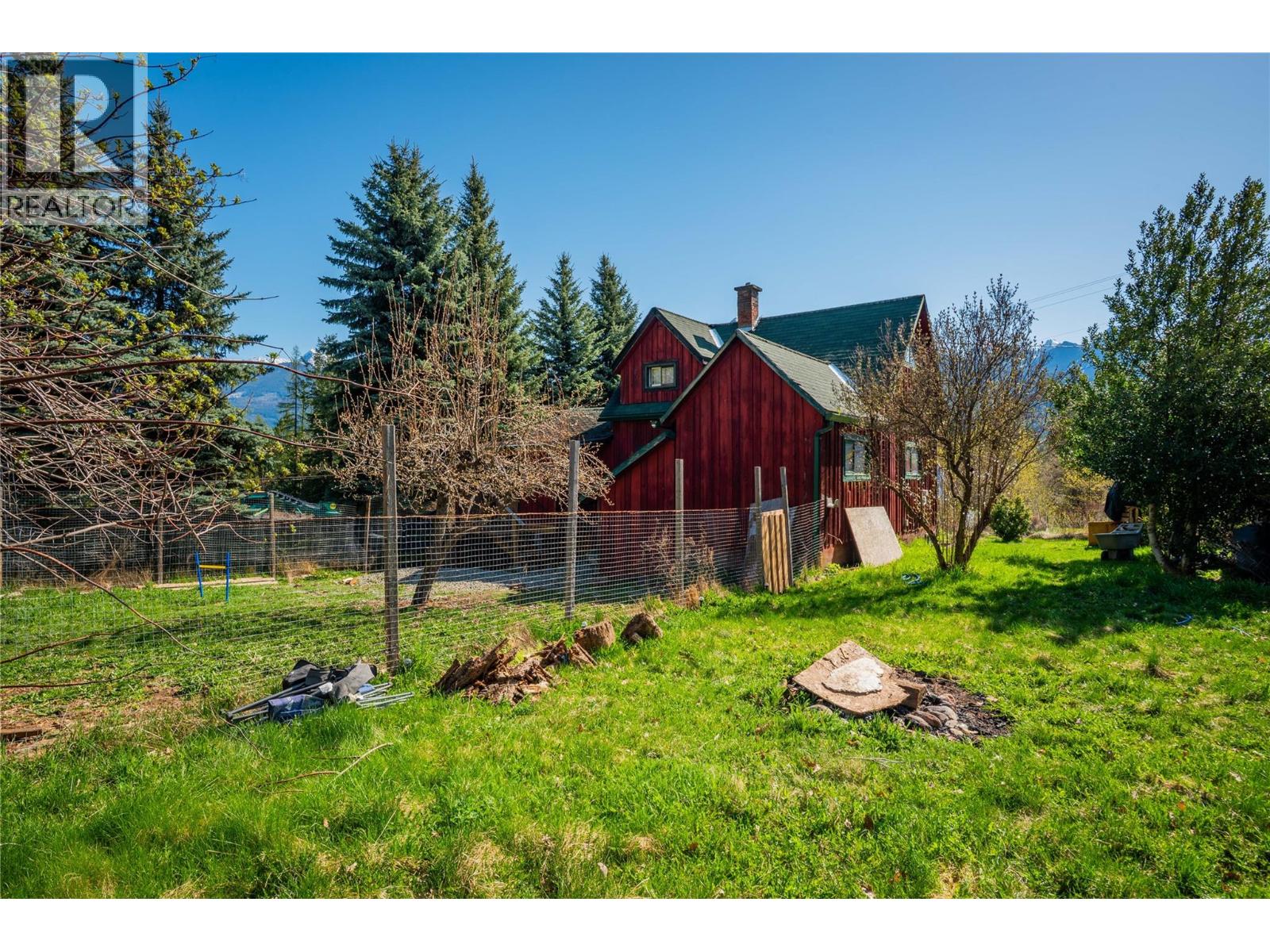 131 Washington Street N, Kaslo