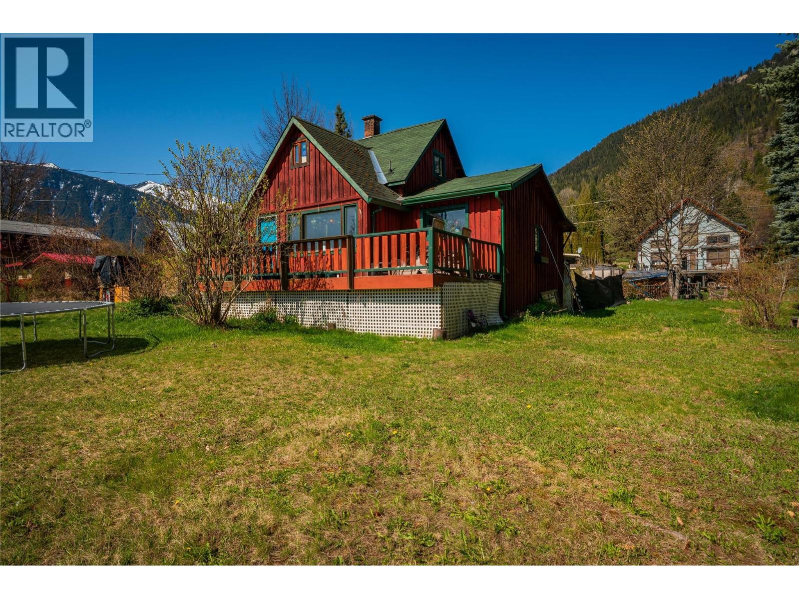 131 Washington Street N, Kaslo