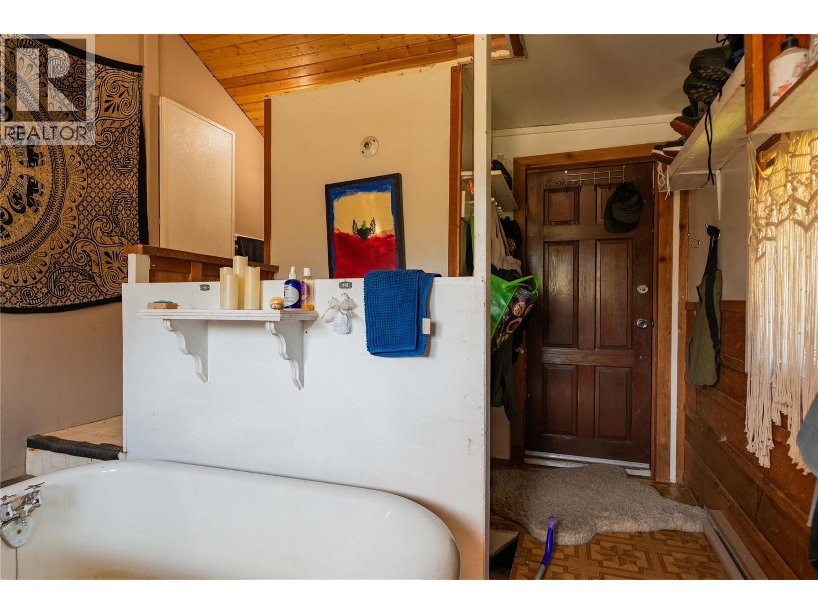 131 Washington Street N, Kaslo