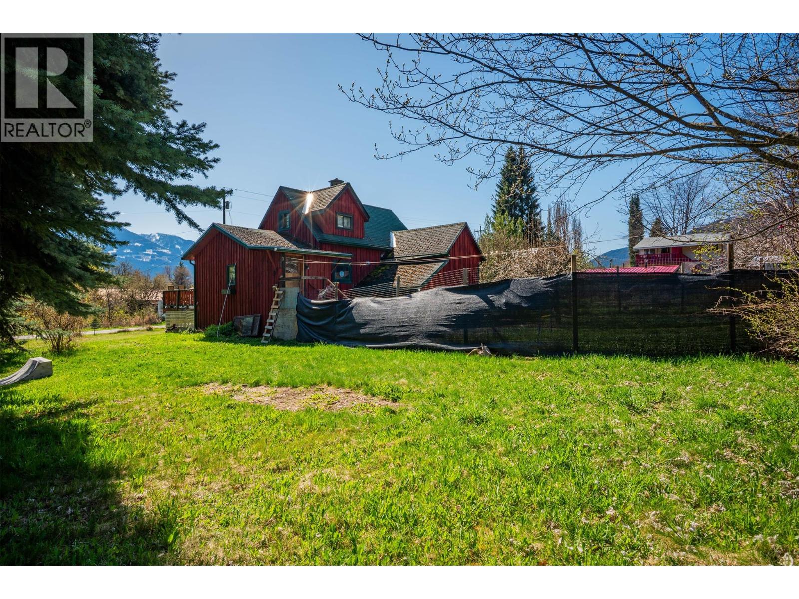 131 Washington Street N, Kaslo