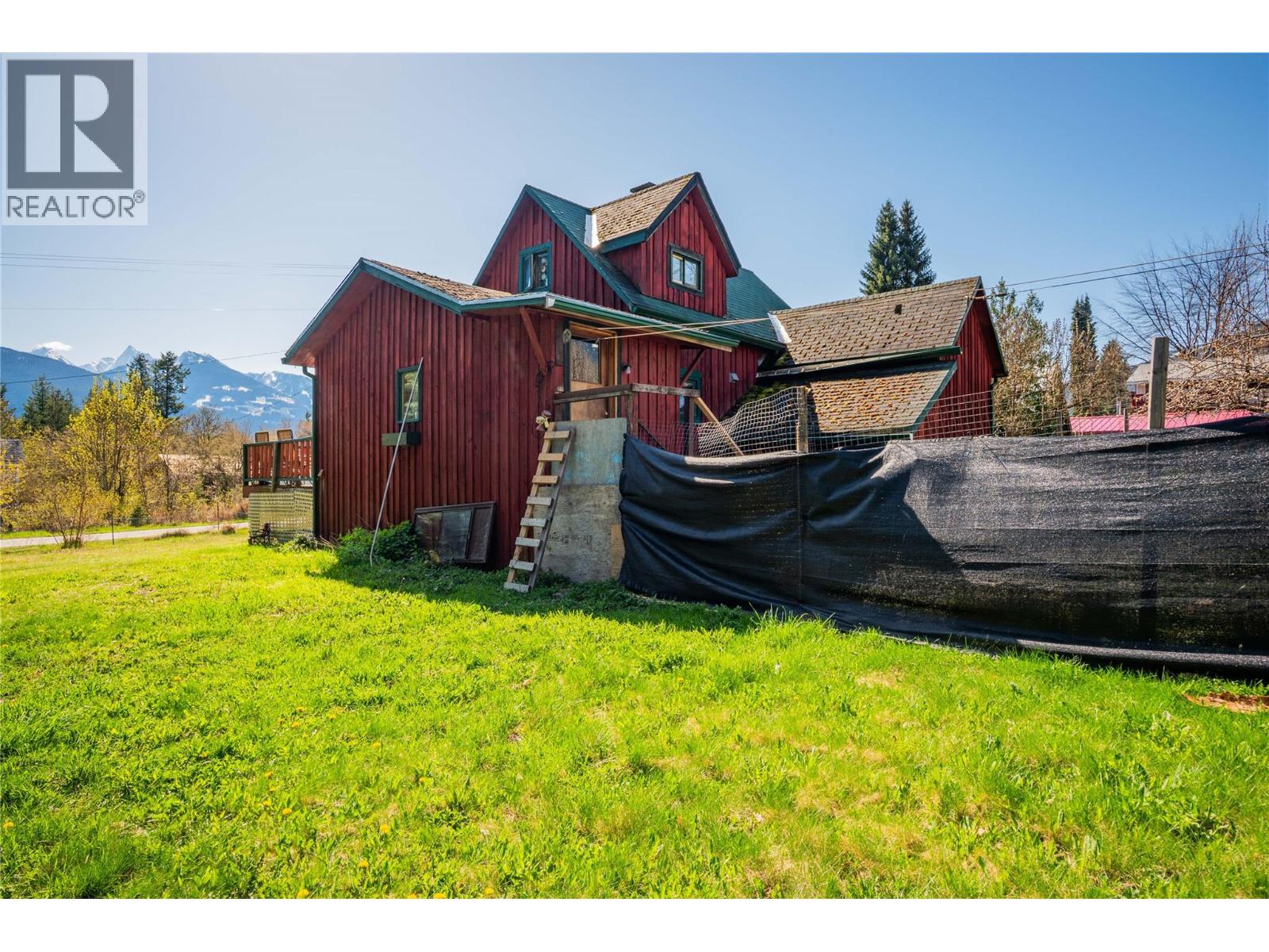 131 Washington Street N, Kaslo