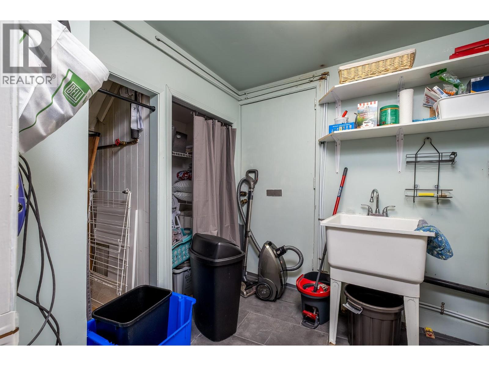 792 Rossland Avenue, Trail