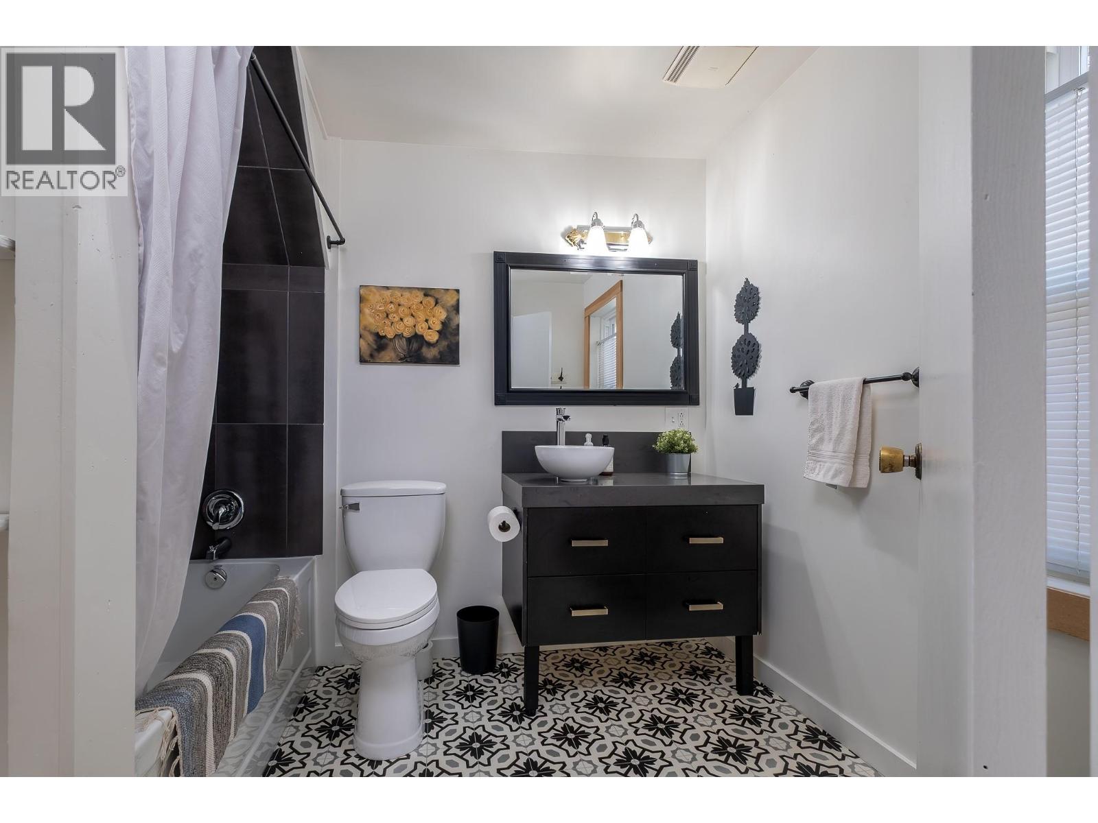 792 Rossland Avenue, Trail